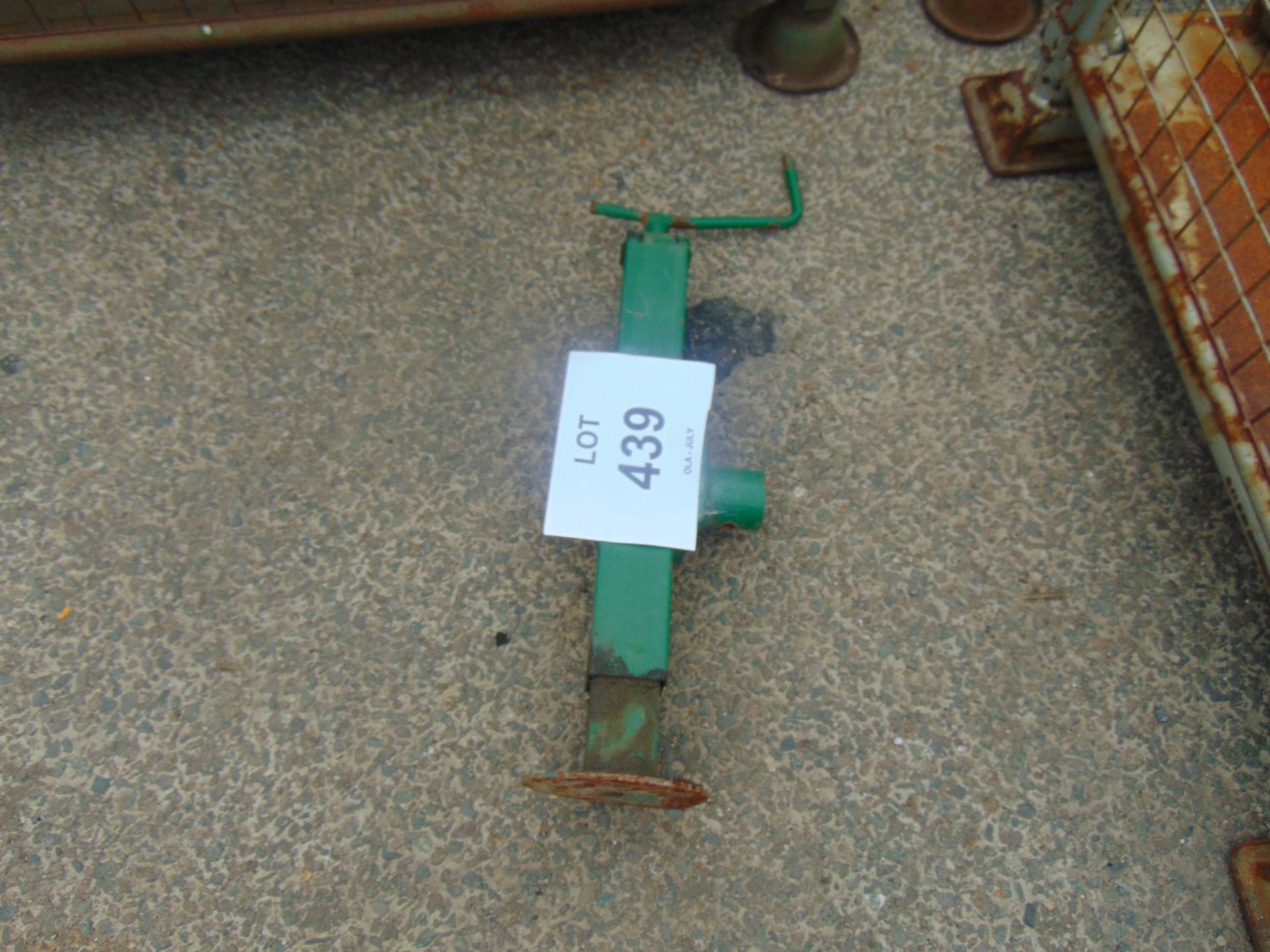 Screw Type Trailer Jacking Leg - Image 2 of 2