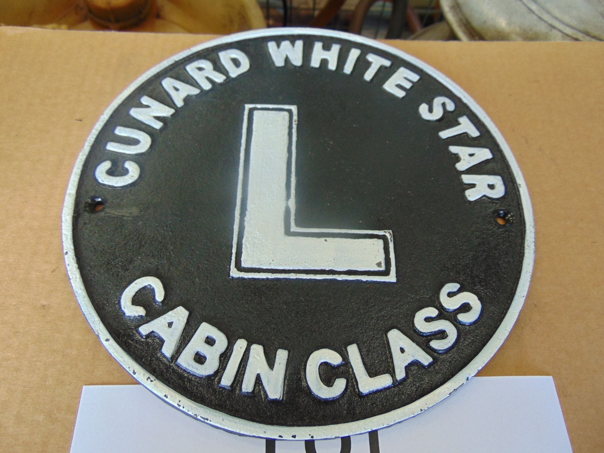 TITANIC CUNARD WITE STAR hand painted cast iron sign, 25cms Dia - Image 2 of 2