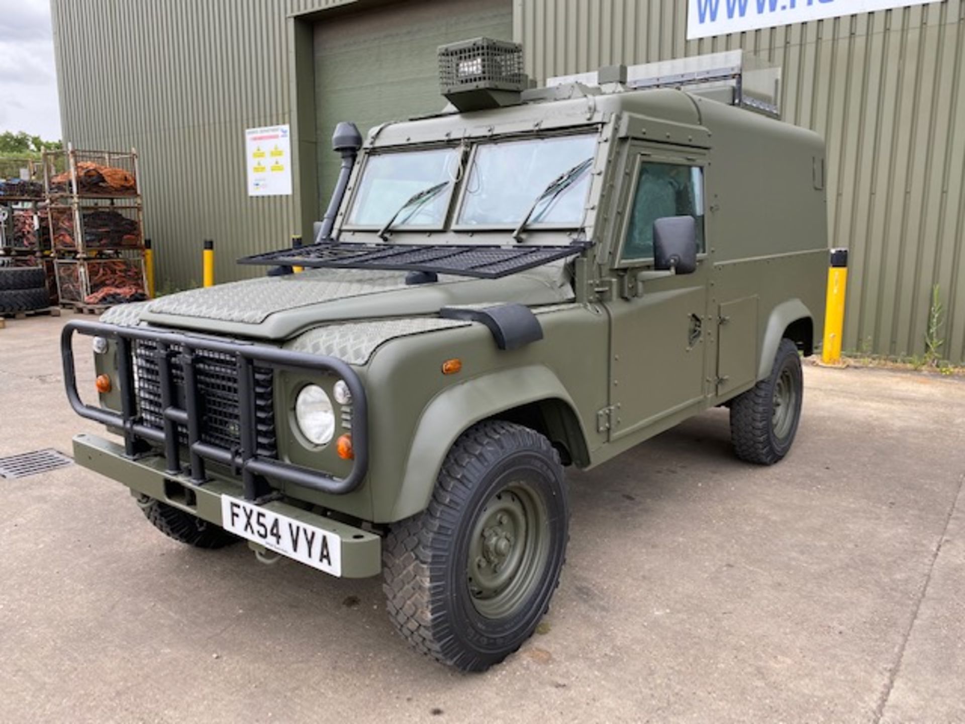 Land Rover Defender Snatch 2B 300Tdi armoured RHD ONLY 22,169Km! - Image 2 of 53