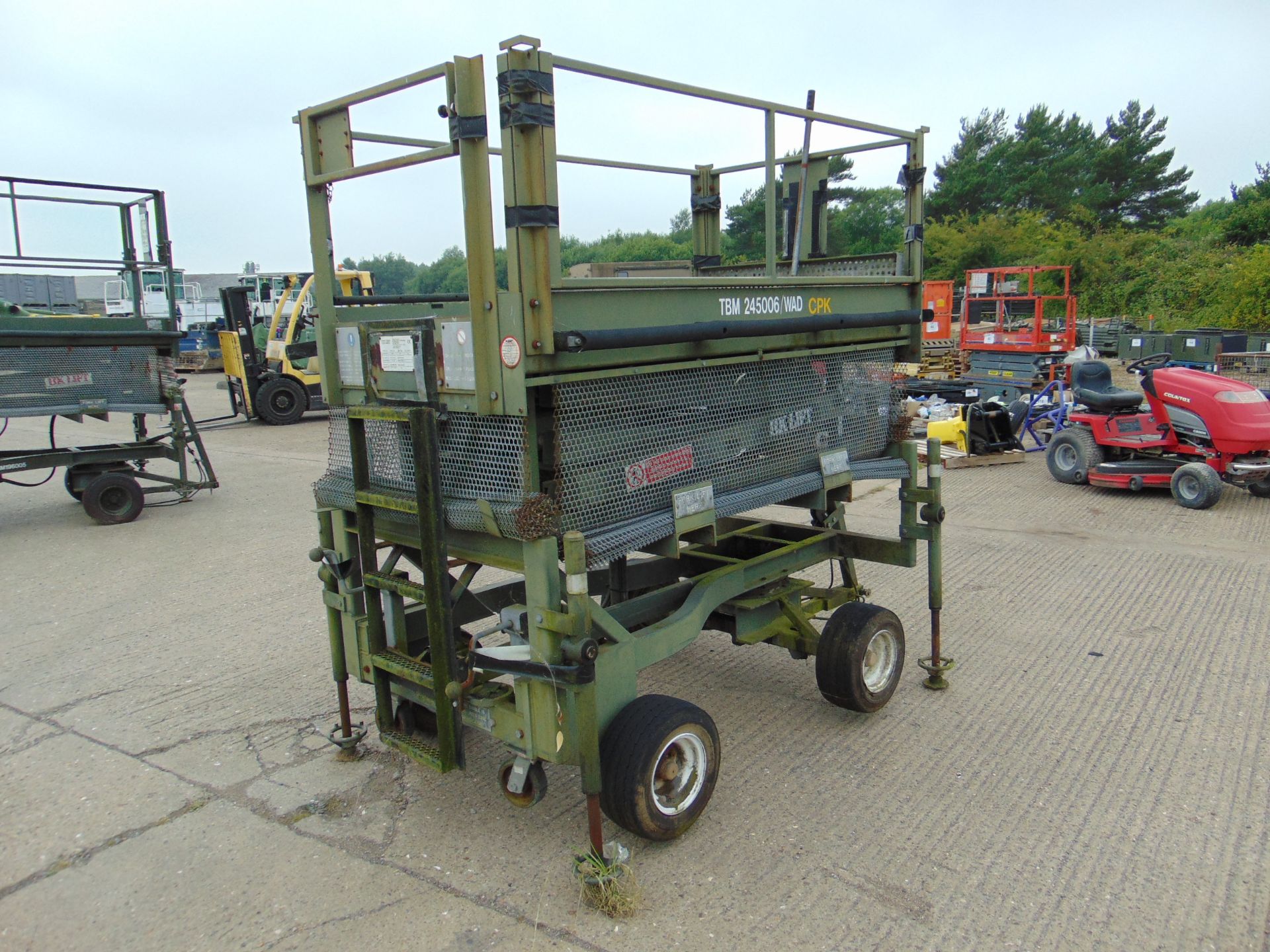 UK Lift Aircraft Hydraulic Access Platform from RAF as Shown - Image 4 of 13