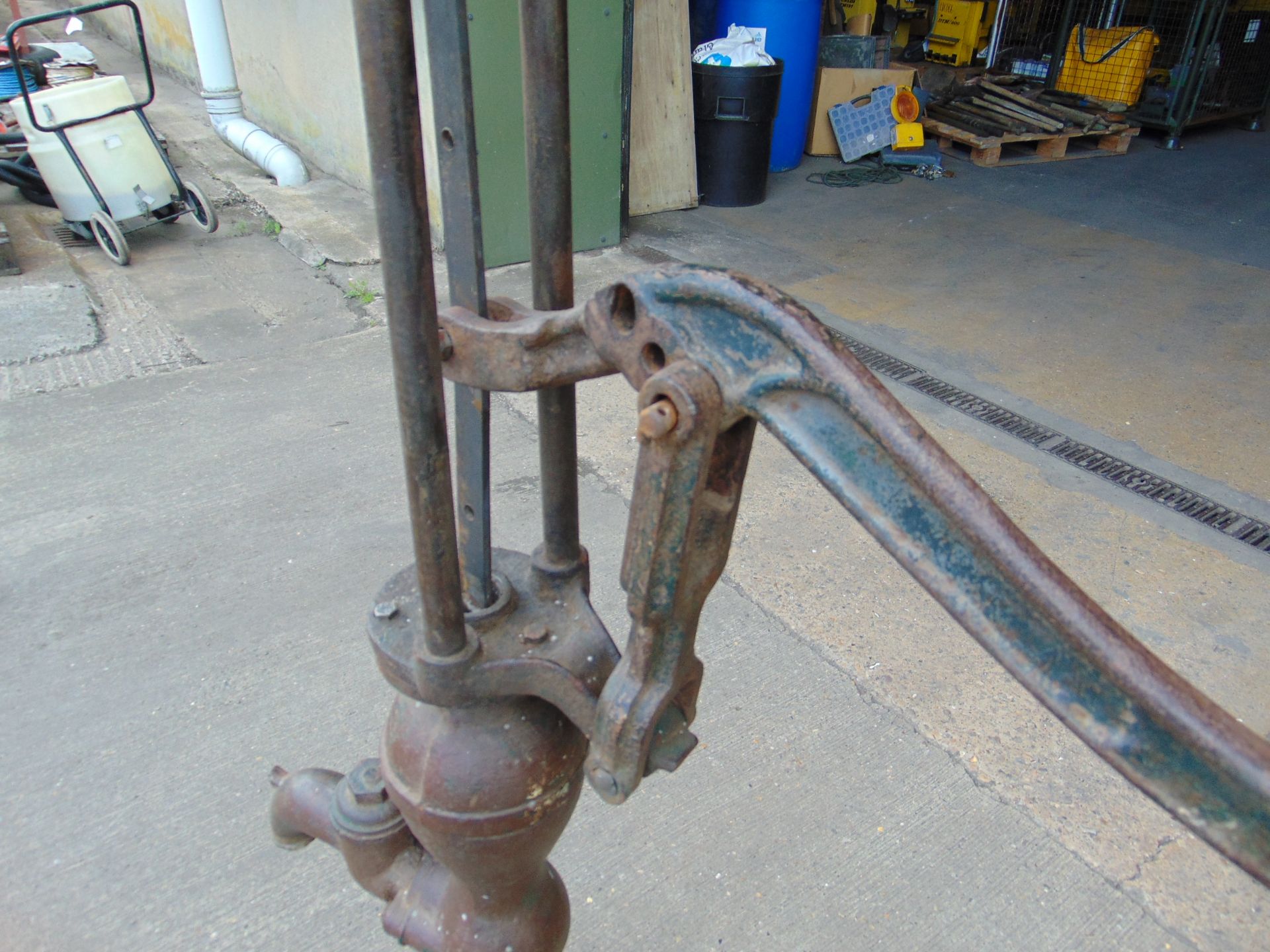 Genuine Anitique Full Size Cast Iron Water Pump - Image 4 of 6