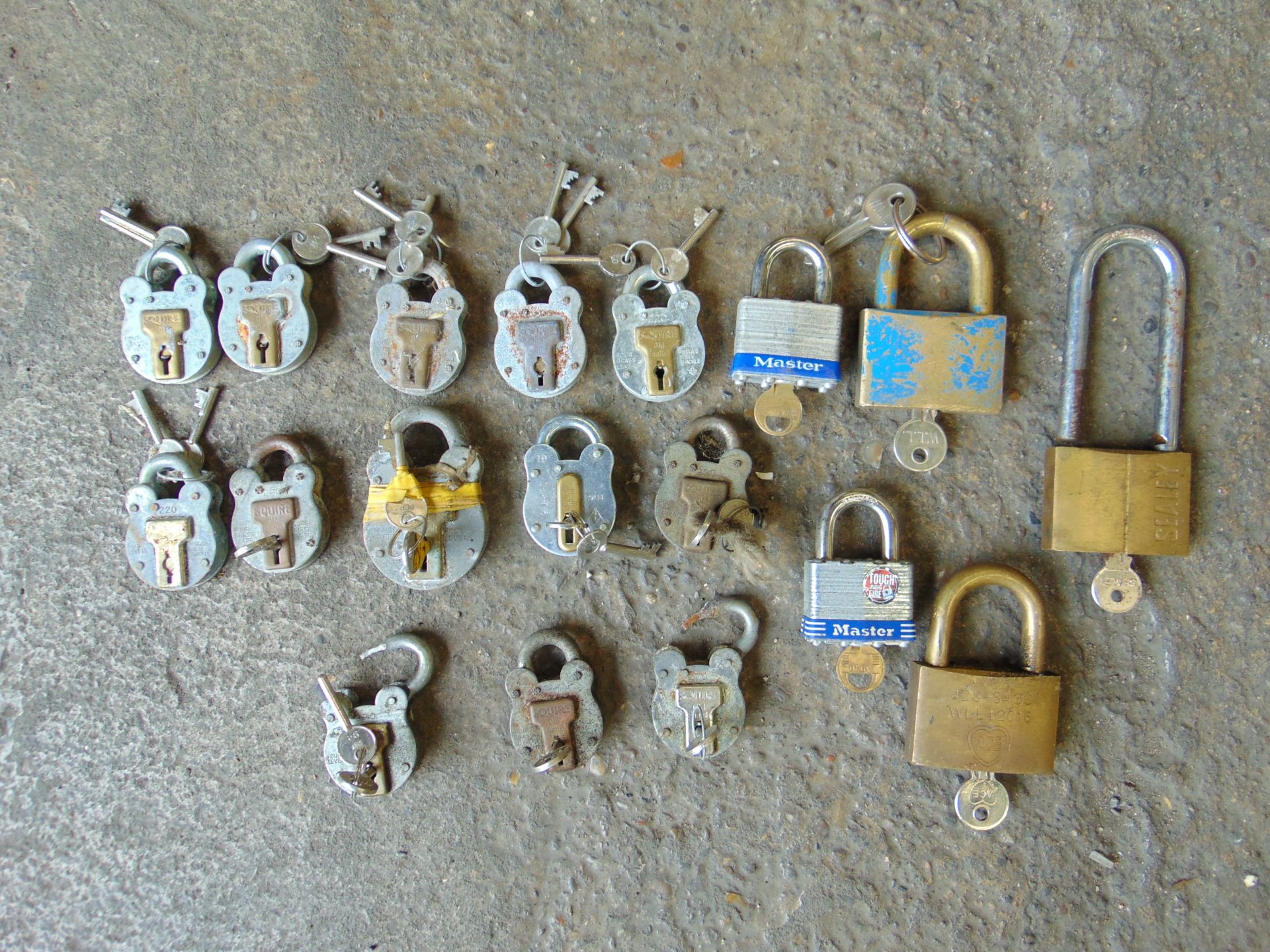 18 x MoD Padlocks