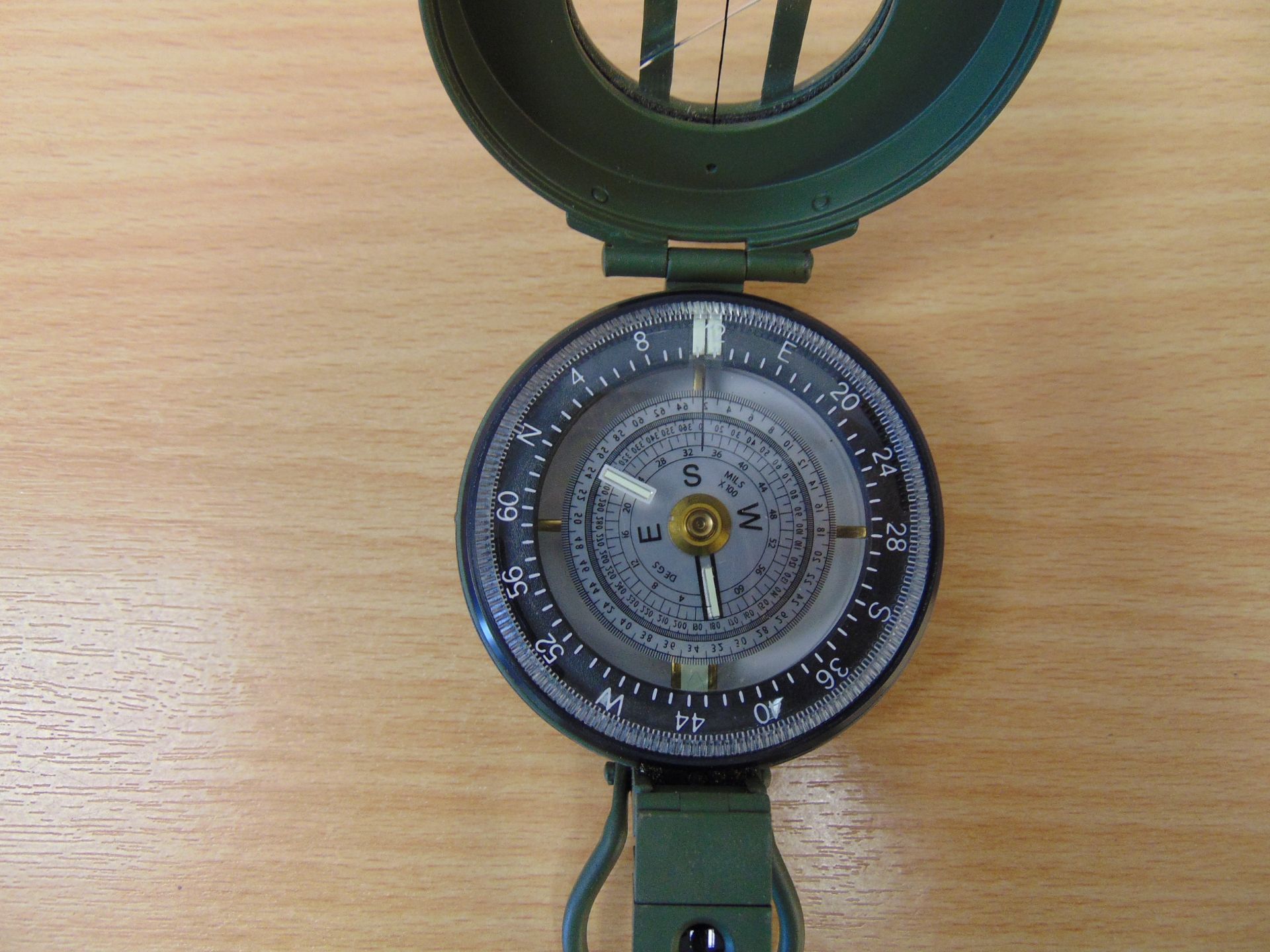 Francis Baker M88 British Army Prismatic Compass, Unissued Crack in Window - Image 3 of 3