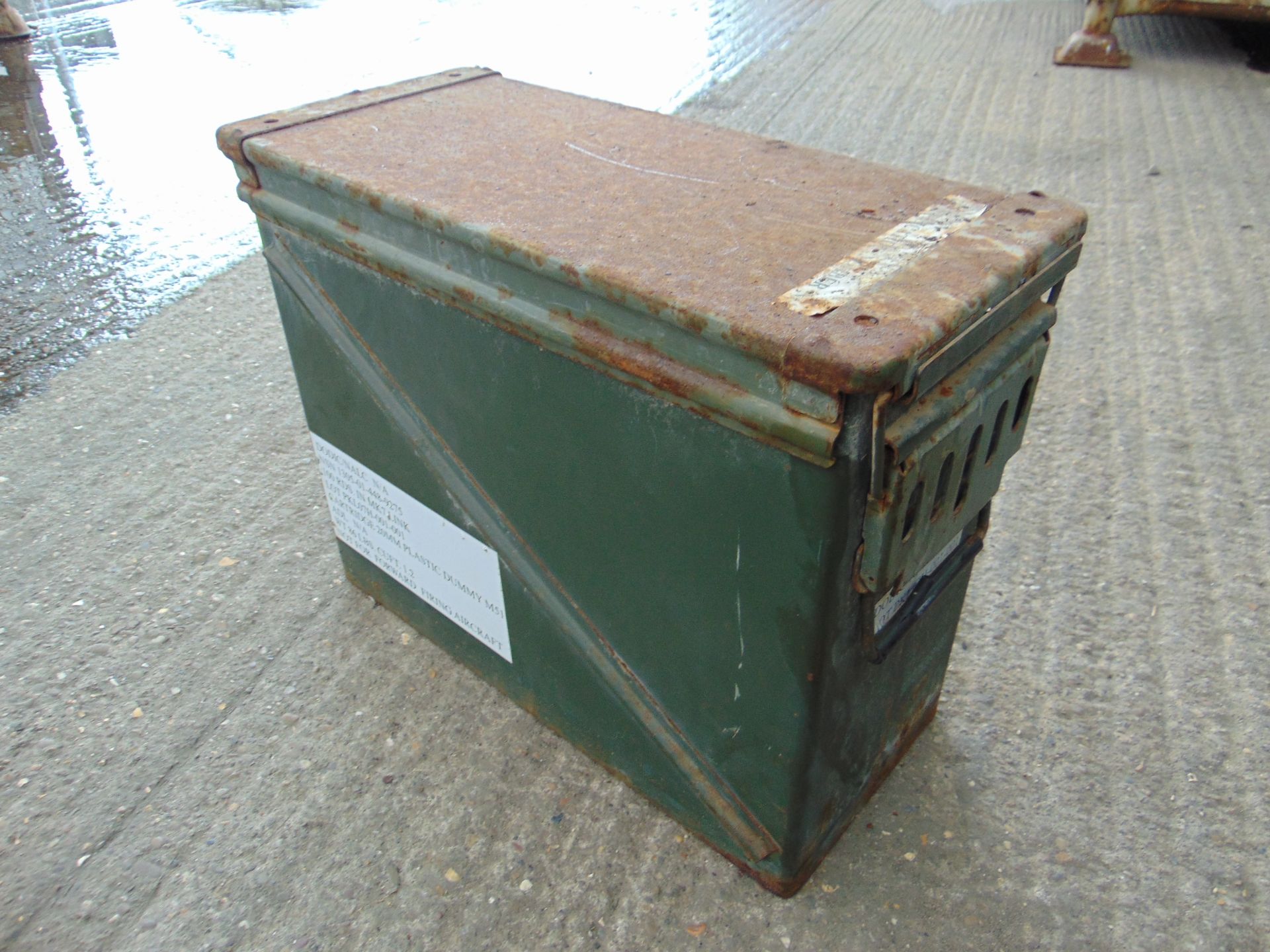 Very Rare AMMO Box containing 85 Dummy 20 mm Shells in Links - Image 6 of 7