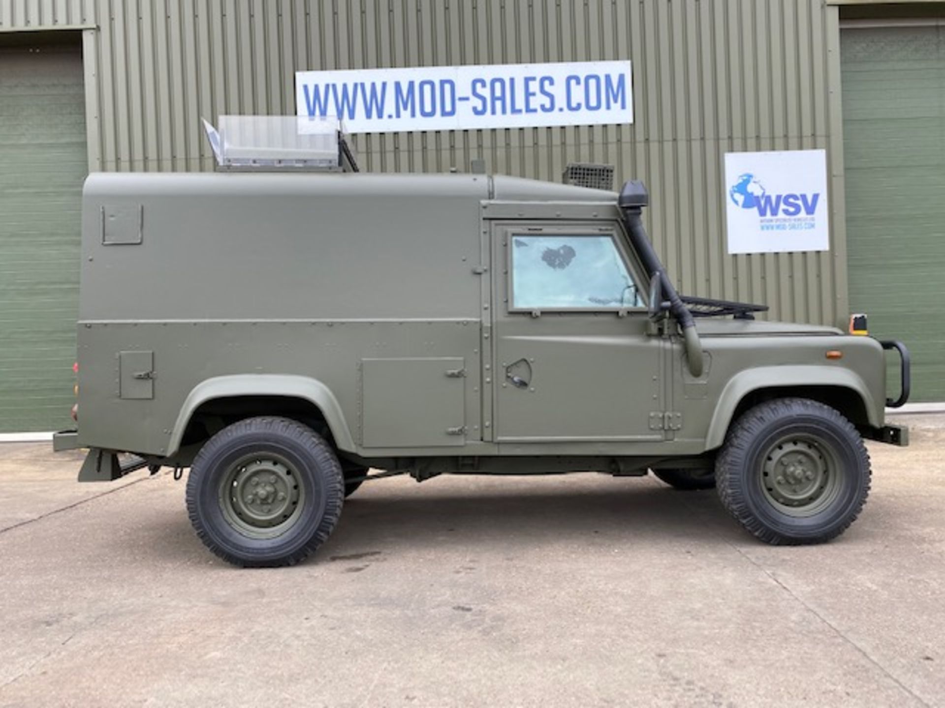 Land Rover Defender Snatch 2B 300Tdi armoured RHD ONLY 22,169Km! - Image 6 of 53
