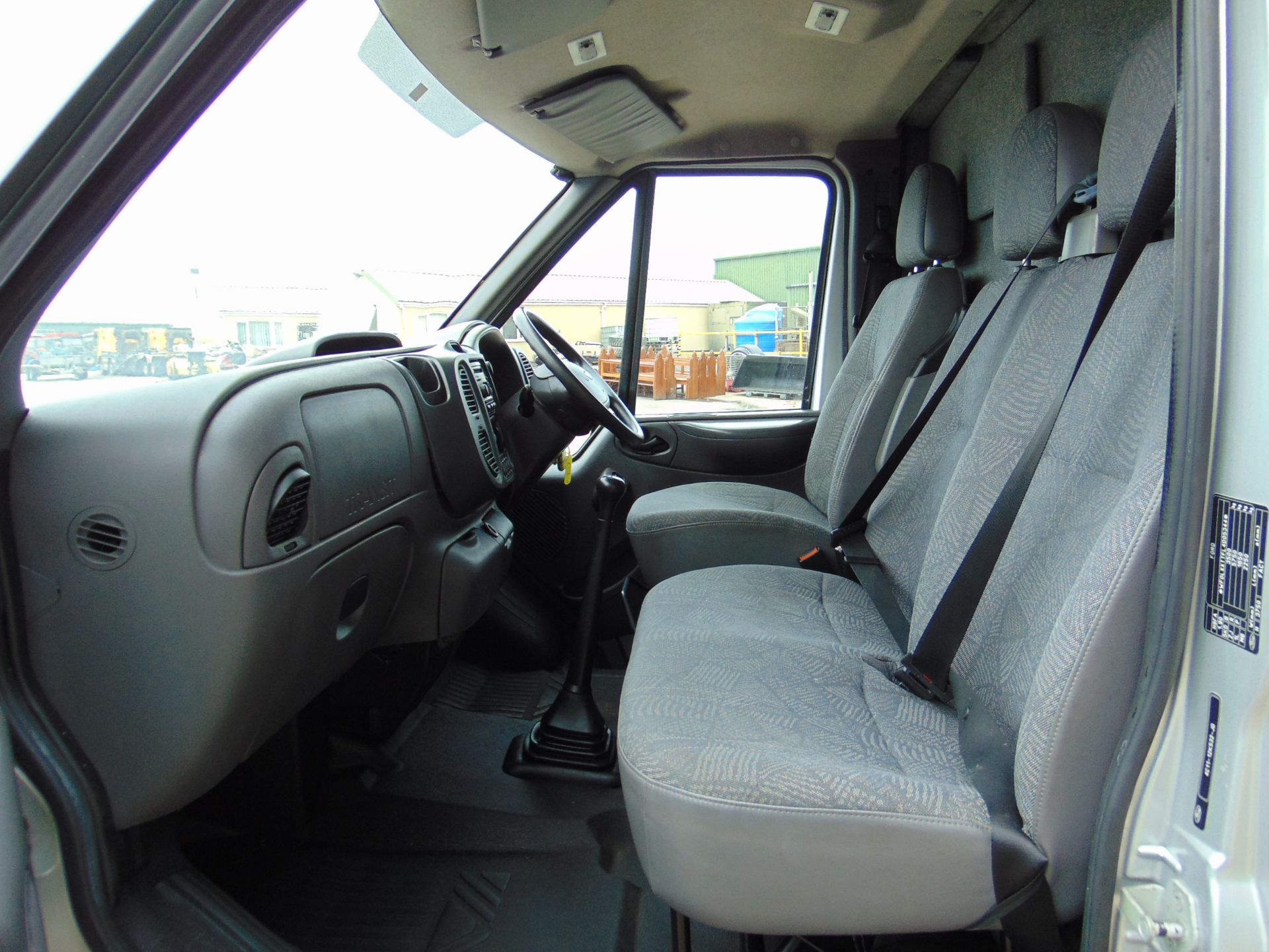 2004 Ford Transit 135 T350 LWB Mobile Surveillance & Monitoring Vehicle ONLY 11,044 Miles! - Image 39 of 41