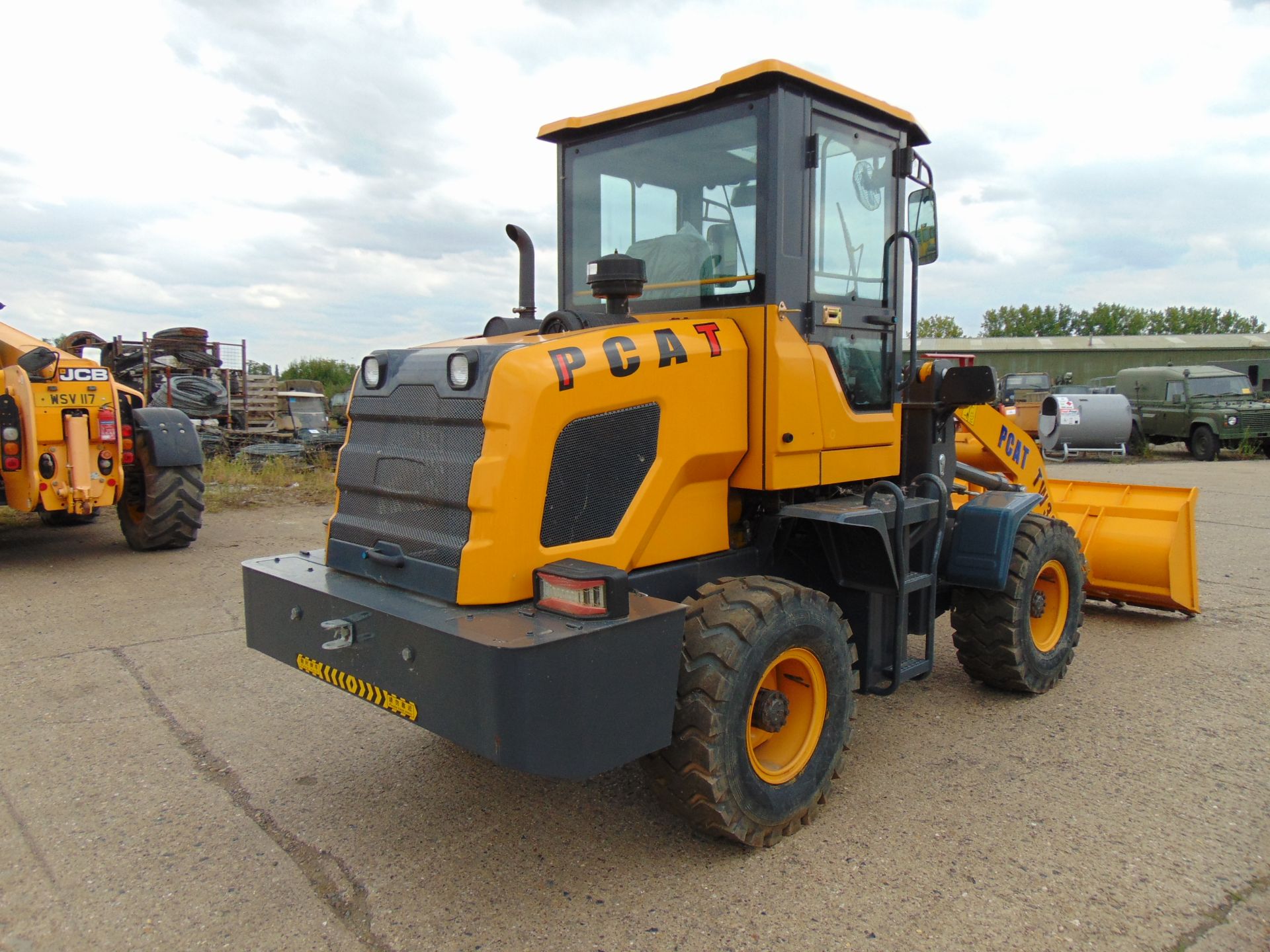 You are bidding for a New and Unused TW 36 4x4 Diesel Artic Wheel Loader - Bild 16 aus 26