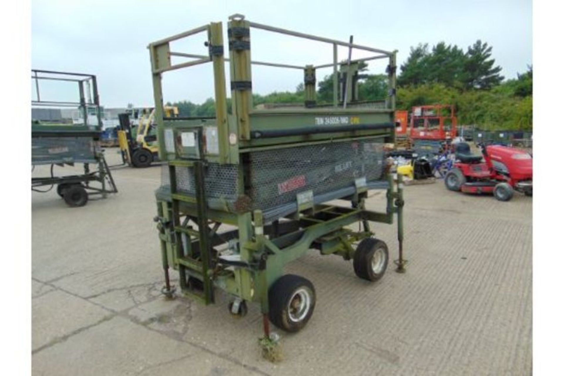 UK Lift Aircraft Hydraulic Access Platform from RAF as Shown - Image 4 of 13