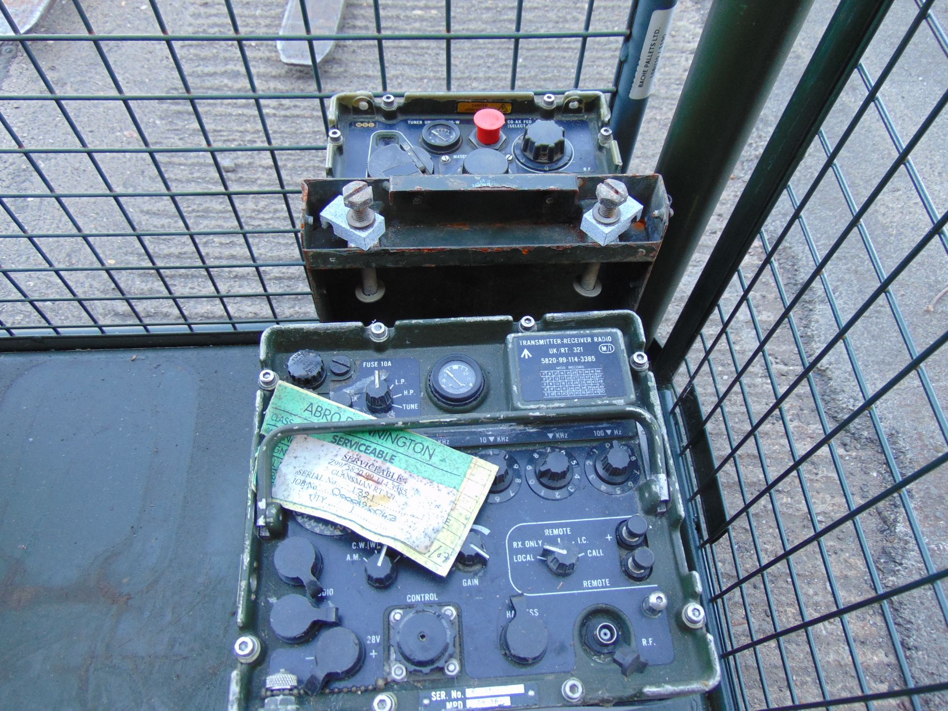 Transmitter Receiver RT 321 c/w tuning unit and bracket - Image 3 of 4