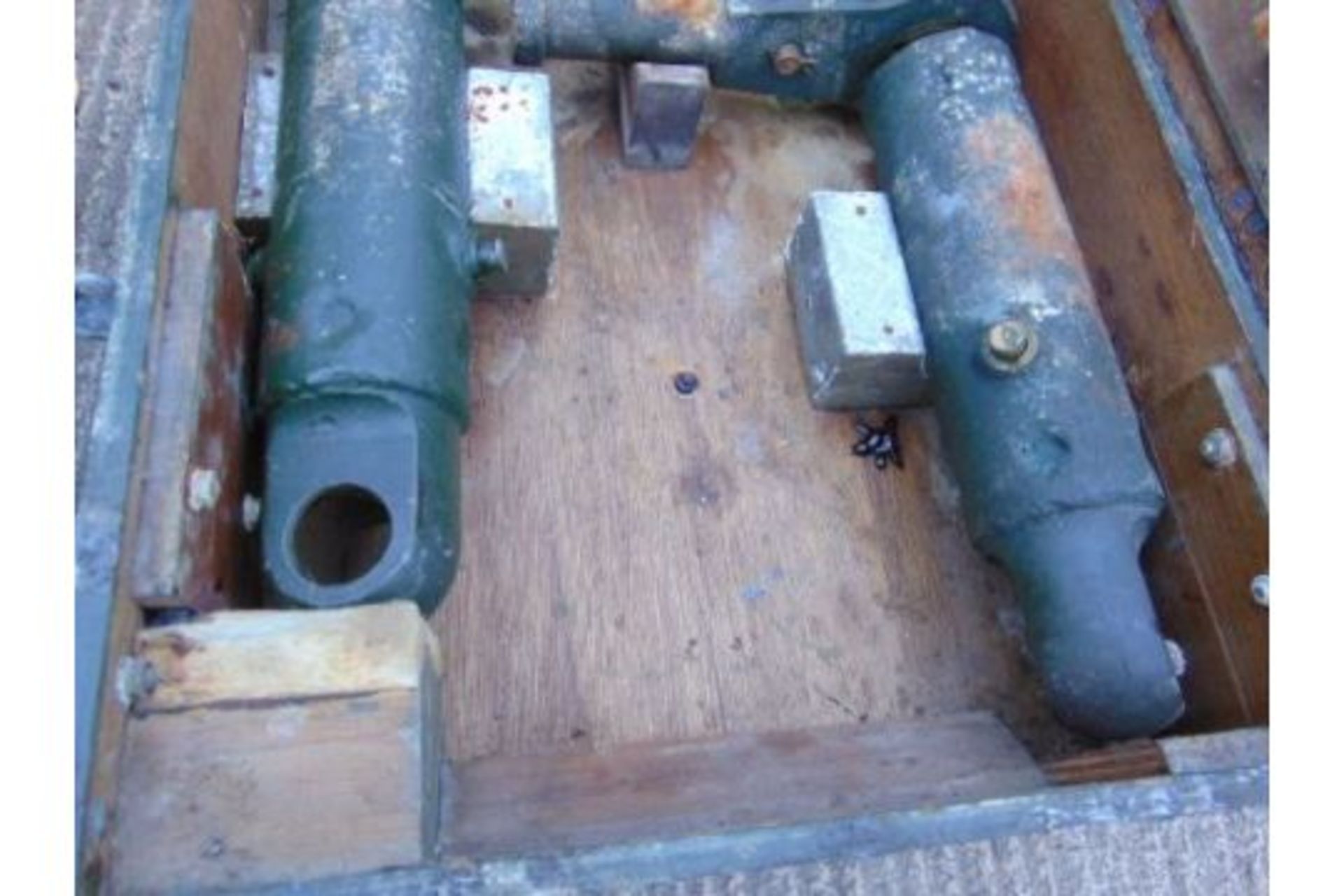 Pair of Heavy Duty Ratchet Jacks - Image 4 of 5