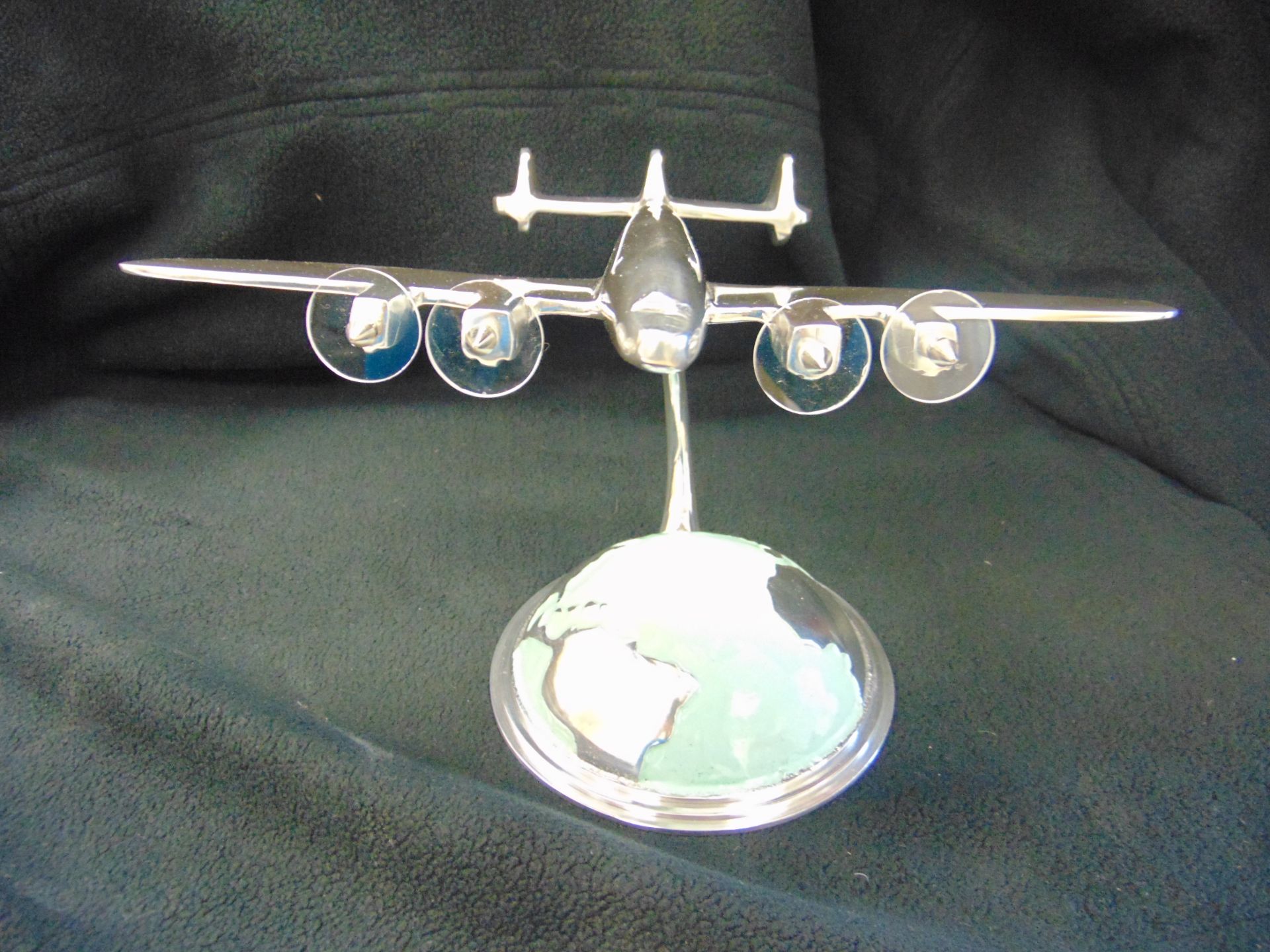 OVER THE WORLD LOVELY ALUMINIUM MODEL OF CONSTELATION MOUNTED ON BASE OF WORLD - Bild 5 aus 14