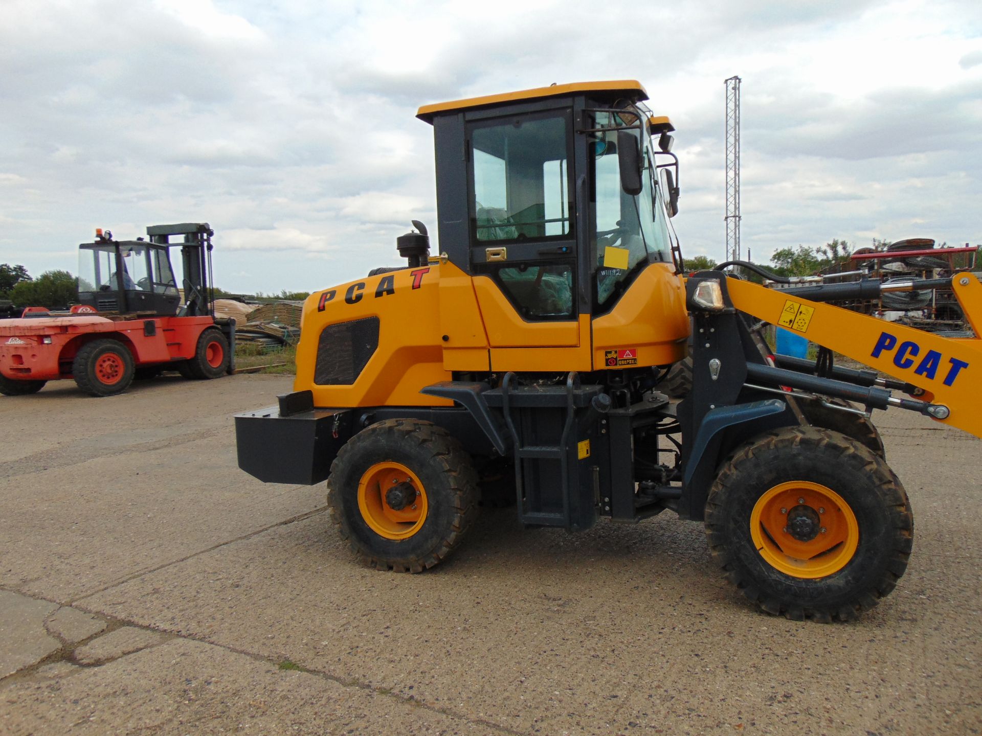 You are bidding for a New and Unused TW 36 4x4 Diesel Artic Wheel Loader - Bild 17 aus 26