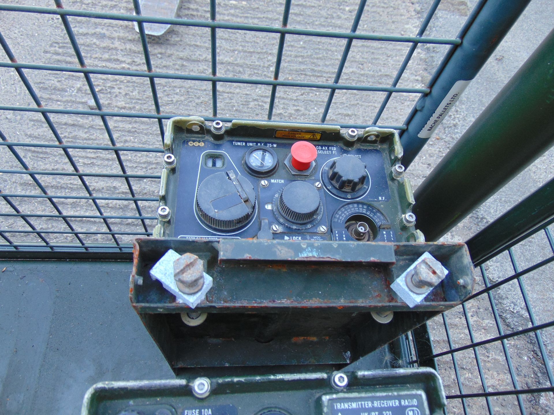 Transmitter Receiver RT 321 c/w tuning unit and bracket - Image 4 of 4