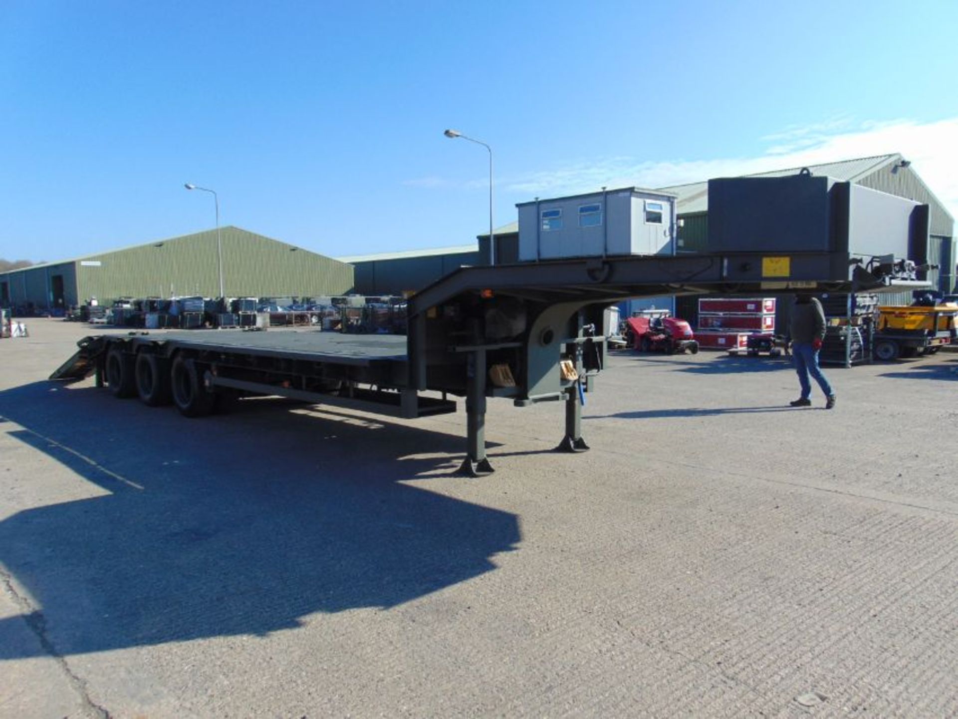 EX RESERVE Broshuis E-2130 Tri Axle Stepframe 43 Ton Trailer - Image 5 of 59