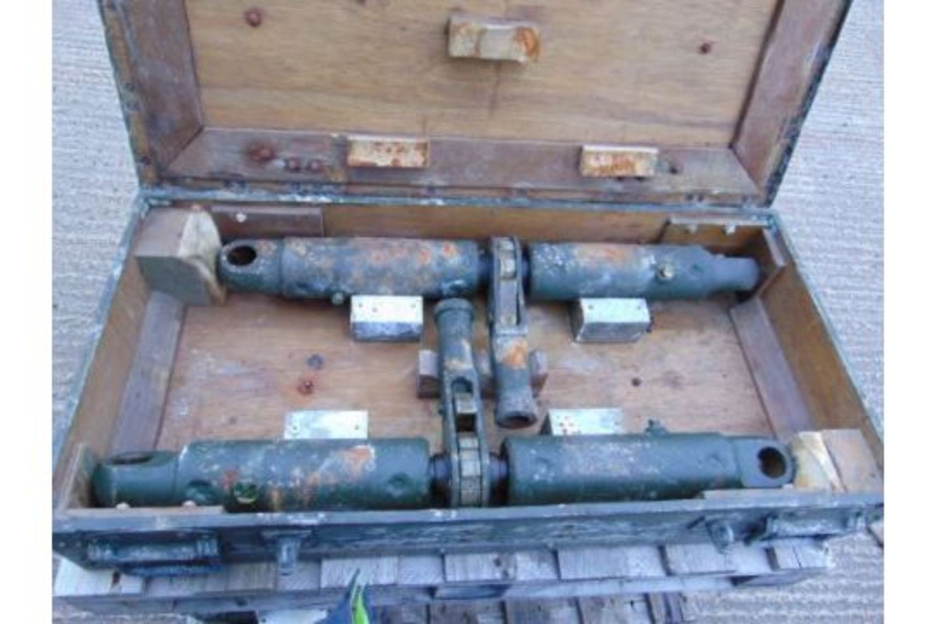 Pair of Heavy Duty Ratchet Jacks