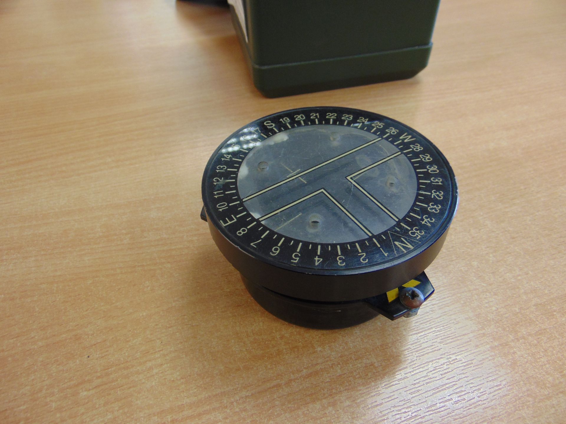 V. NICE SIRS NAVUGATION CANOE COMPASS USED BY SAS, SBS, ETC IN ORIGINAL TRANSIT CASE - Image 4 of 7