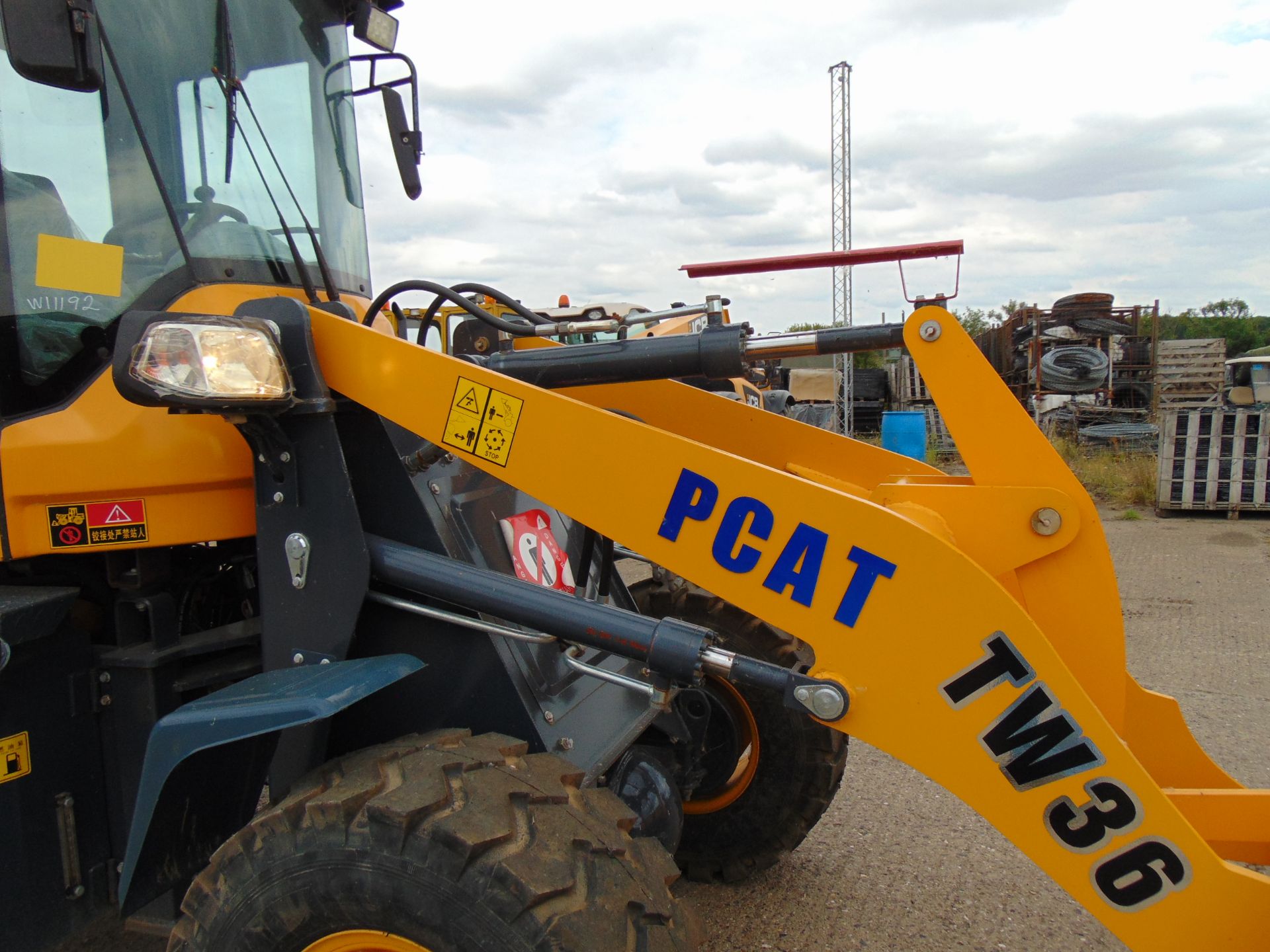 You are bidding for a New and Unused TW 36 4x4 Diesel Artic Wheel Loader - Bild 19 aus 26