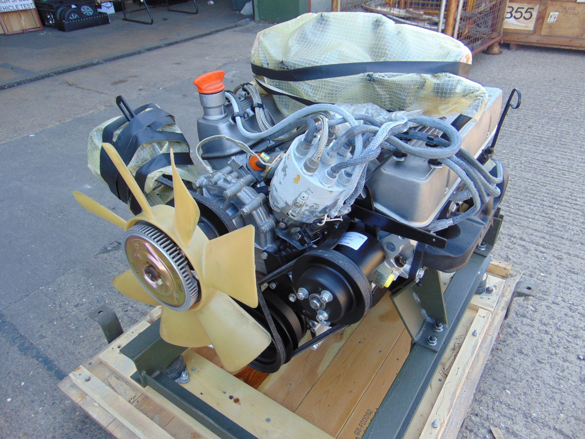 Fully Reconditioned Land Rover V8 Engine c/w all Accessories, as shown in Crate etc - Image 2 of 21