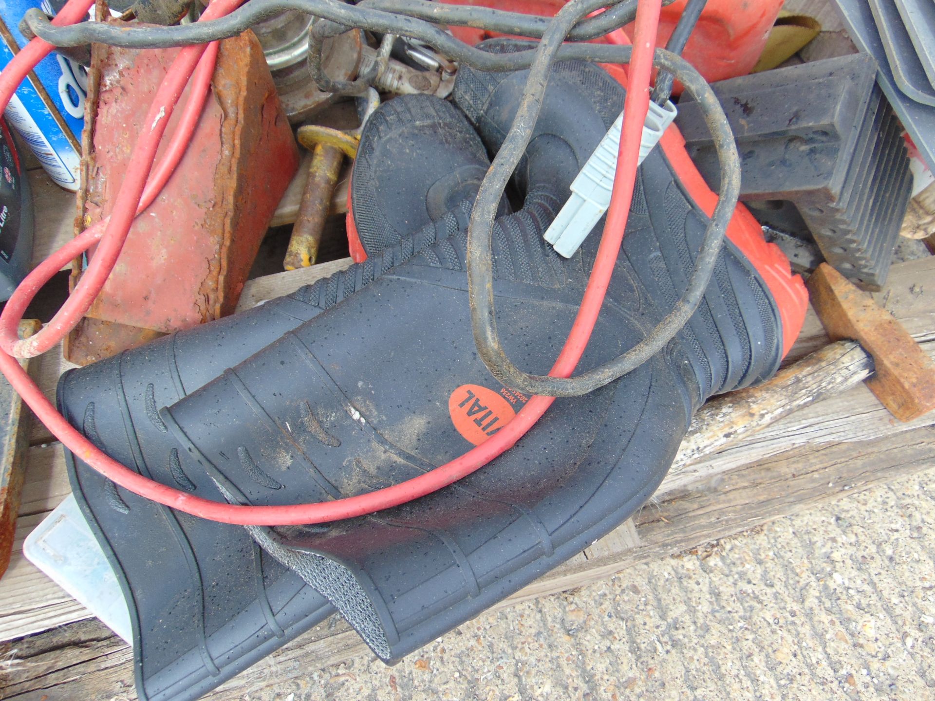 Jump Leads, Wheel Chocks, Boots, Lubricants etc - Image 3 of 5