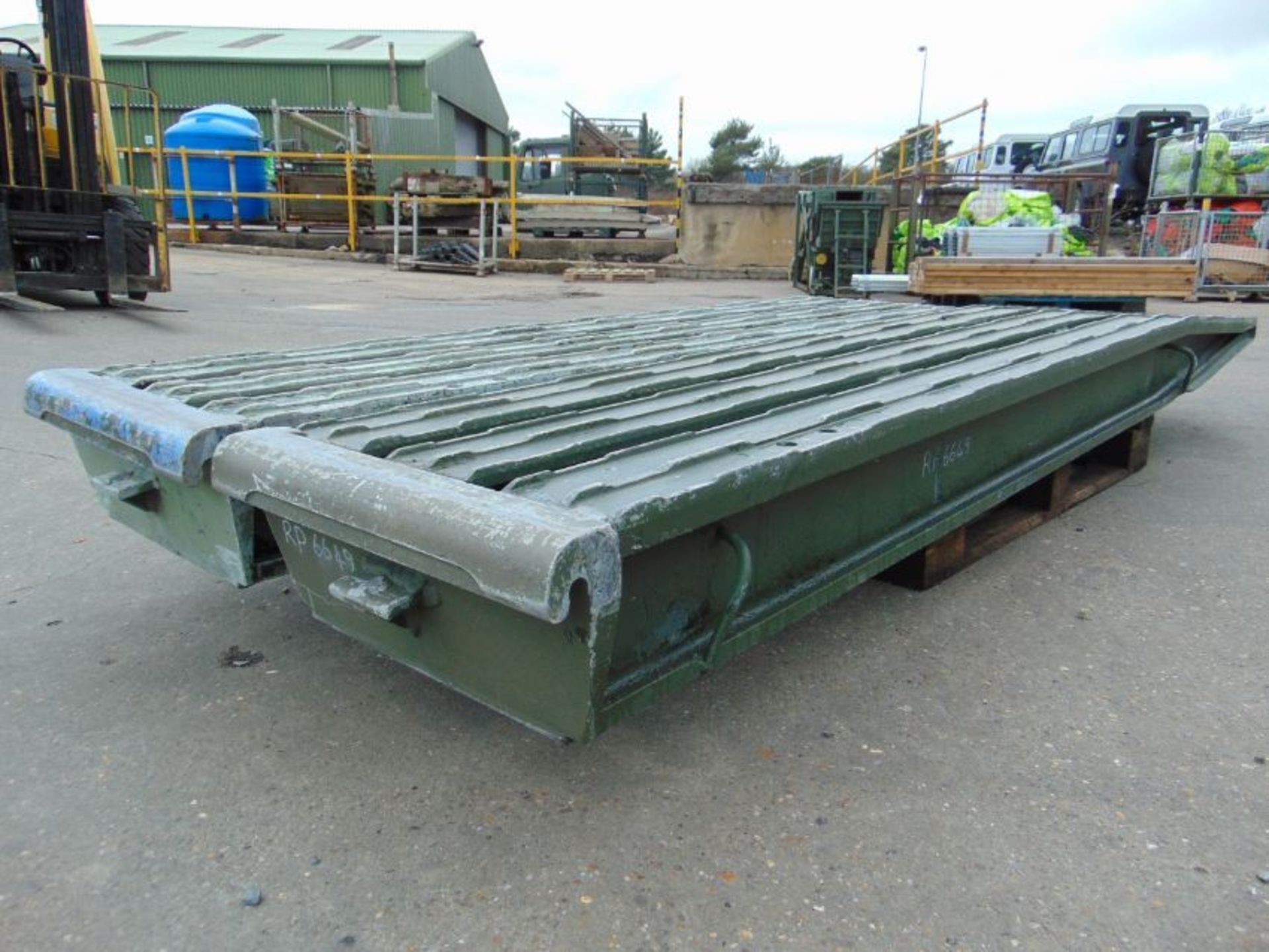 Pair of Very Heavy Duty Aluminium Clip on Vehicle Loading Ramps, 3 m long, 0.54 m wide. - Image 5 of 6