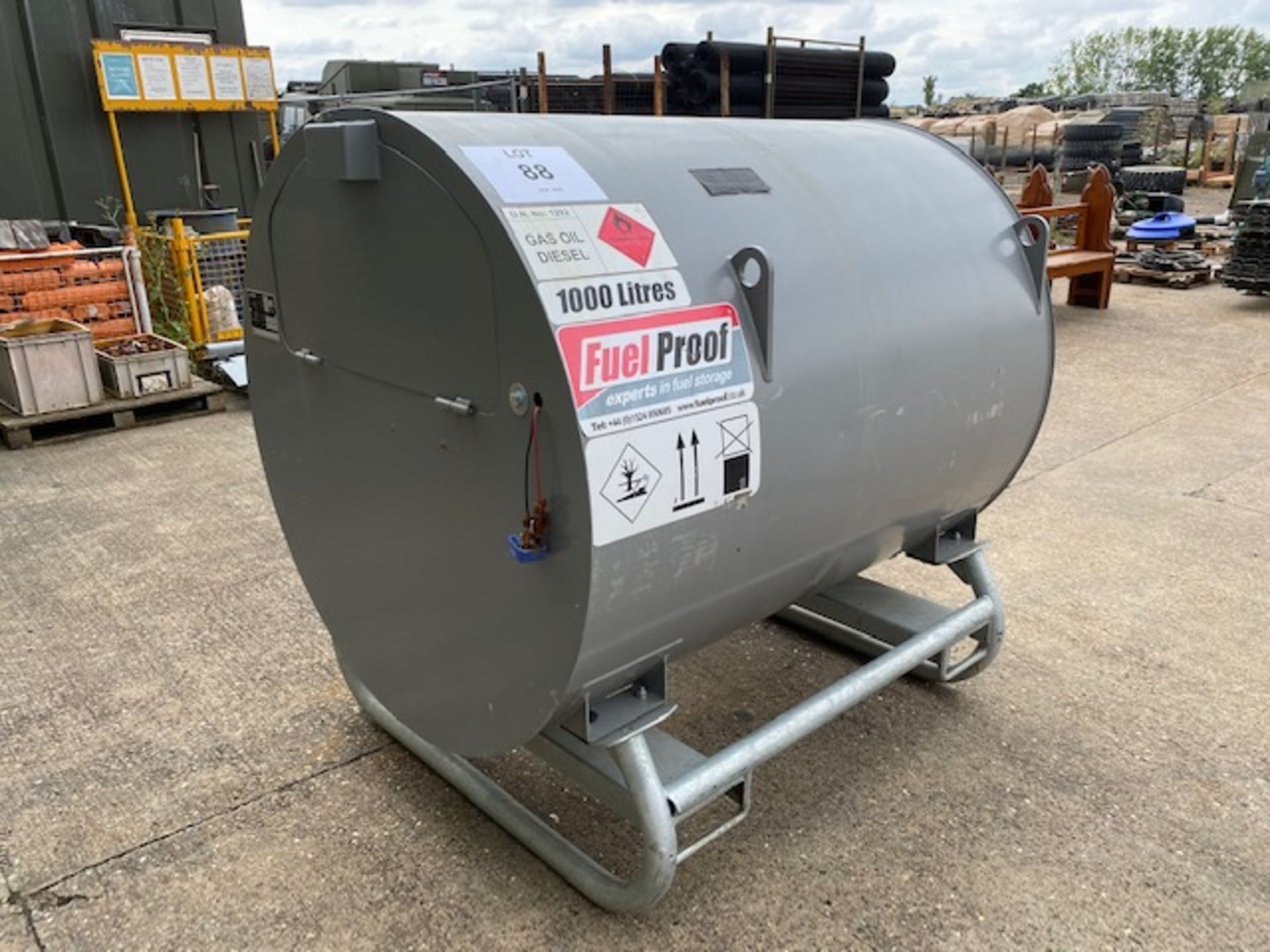 Fuelproof 1000 litre bunded Demountable fuel tank Hardly Used - Image 10 of 16
