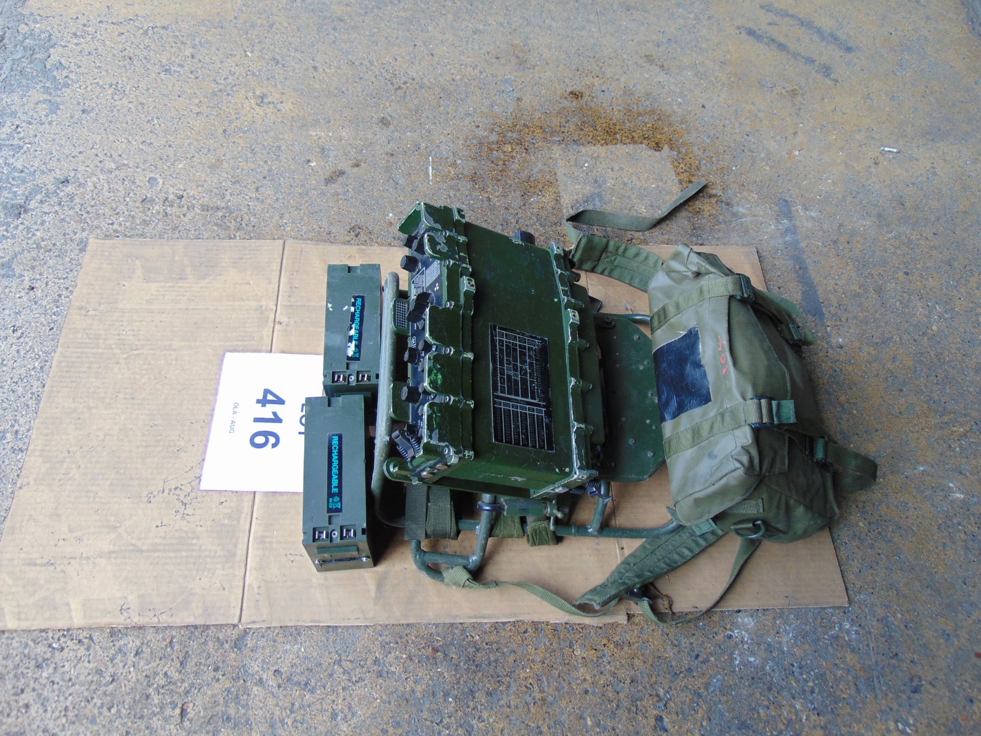 Clansman RT 320 HF Transmitter Receiver c/w 2 spare batteries and kit - Bild 3 aus 5