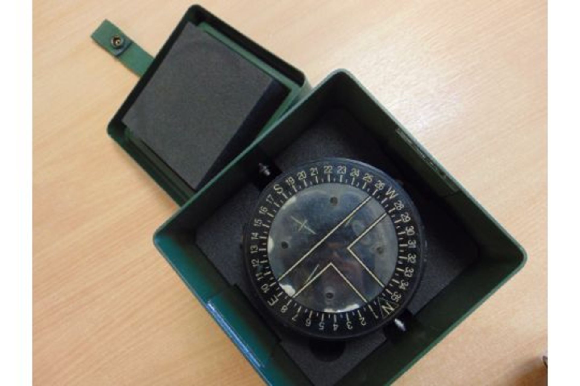 V. NICE SIRS NAVUGATION CANOE COMPASS USED BY SAS, SBS, ETC IN ORIGINAL TRANSIT CASE