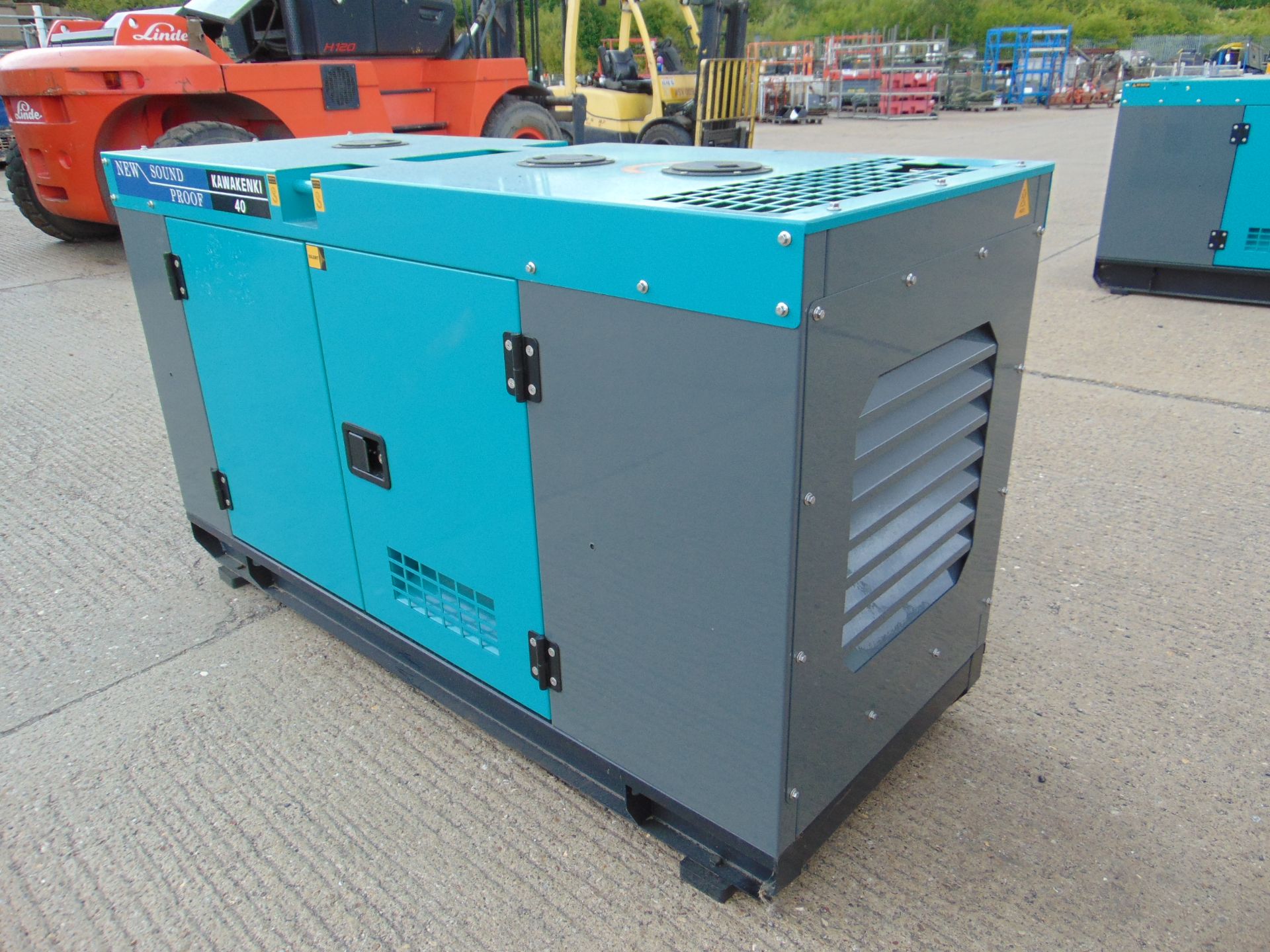 2022 UNISSUED 40 KVA 3 Phase Silent Diesel Generator Set - Bild 7 aus 17