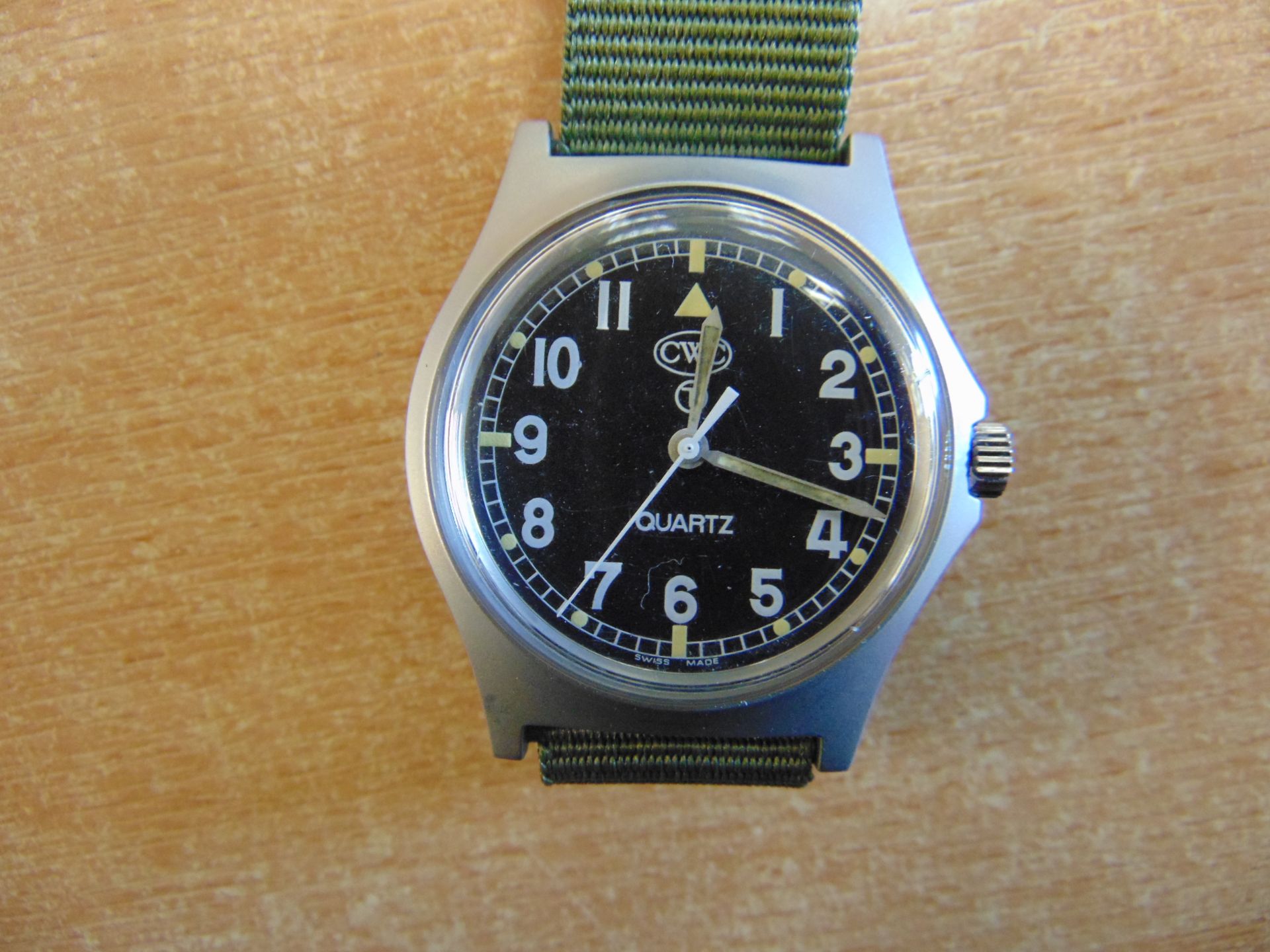 V. NICE UNISSUED CONDITION CWC W10 BRITISH ARMY SERVICE WATCH NATO MARKS WATER RESISTANT DATE 2005 - Image 5 of 7