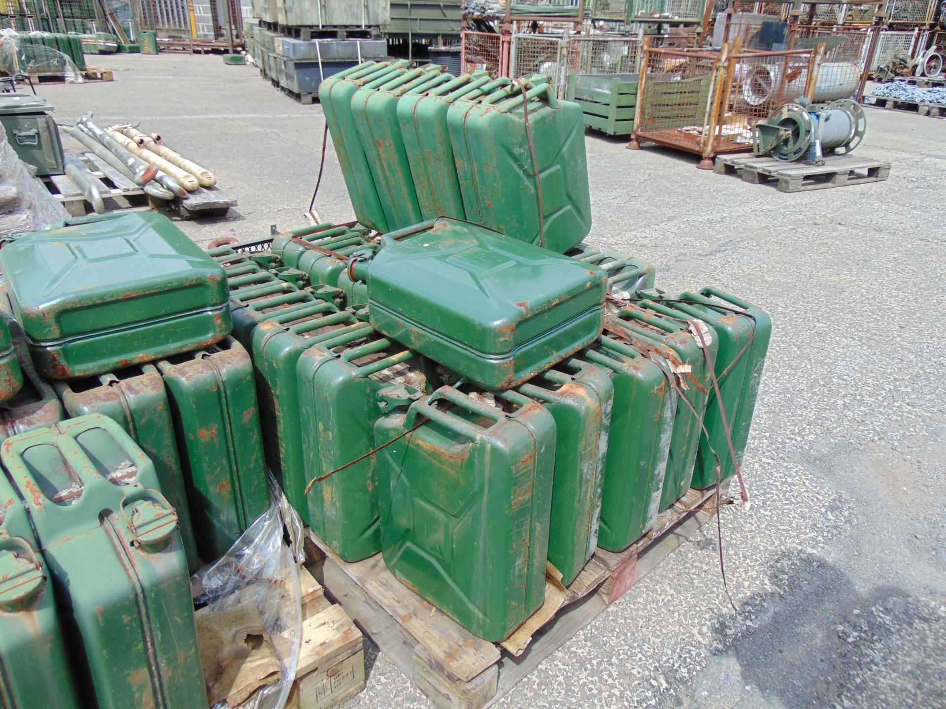 2 Pallets (44 Pcs) Unissued Jerry Cans Dated 1954 - Image 3 of 7