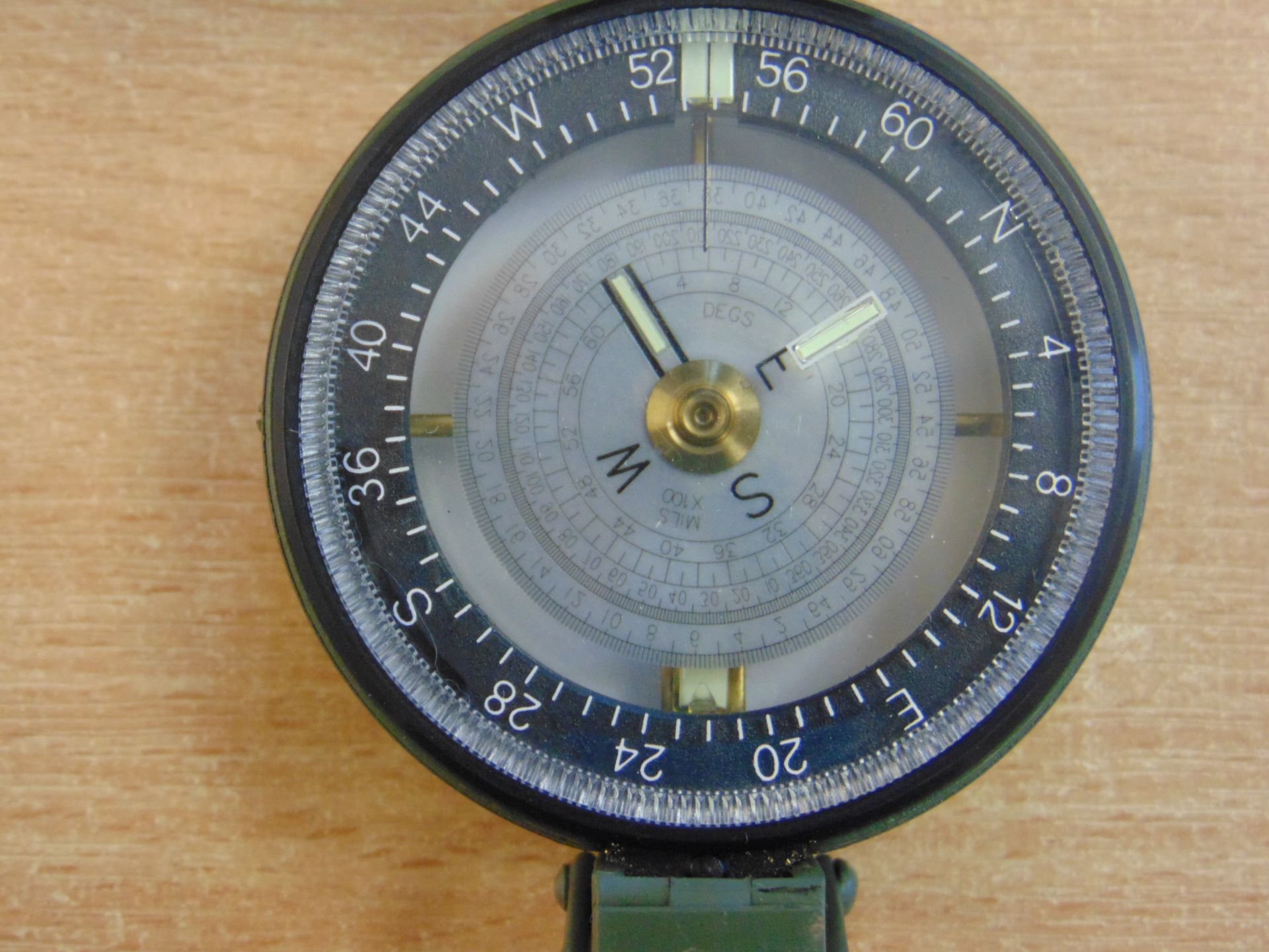 NEW UNISSUED BRITISH ARMY FRANCIS BAKER PRISMATIC COMPASS IN MILS. - Image 3 of 7