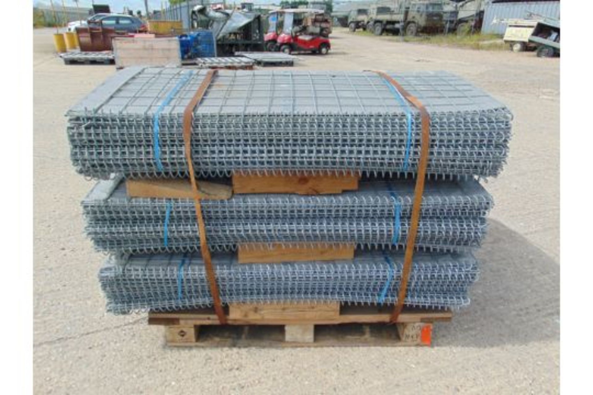 From UK MOD New Unissued HESCO Concertainer MIL 1 Height 1.37m Width 1.06m Length 10m - Image 7 of 7