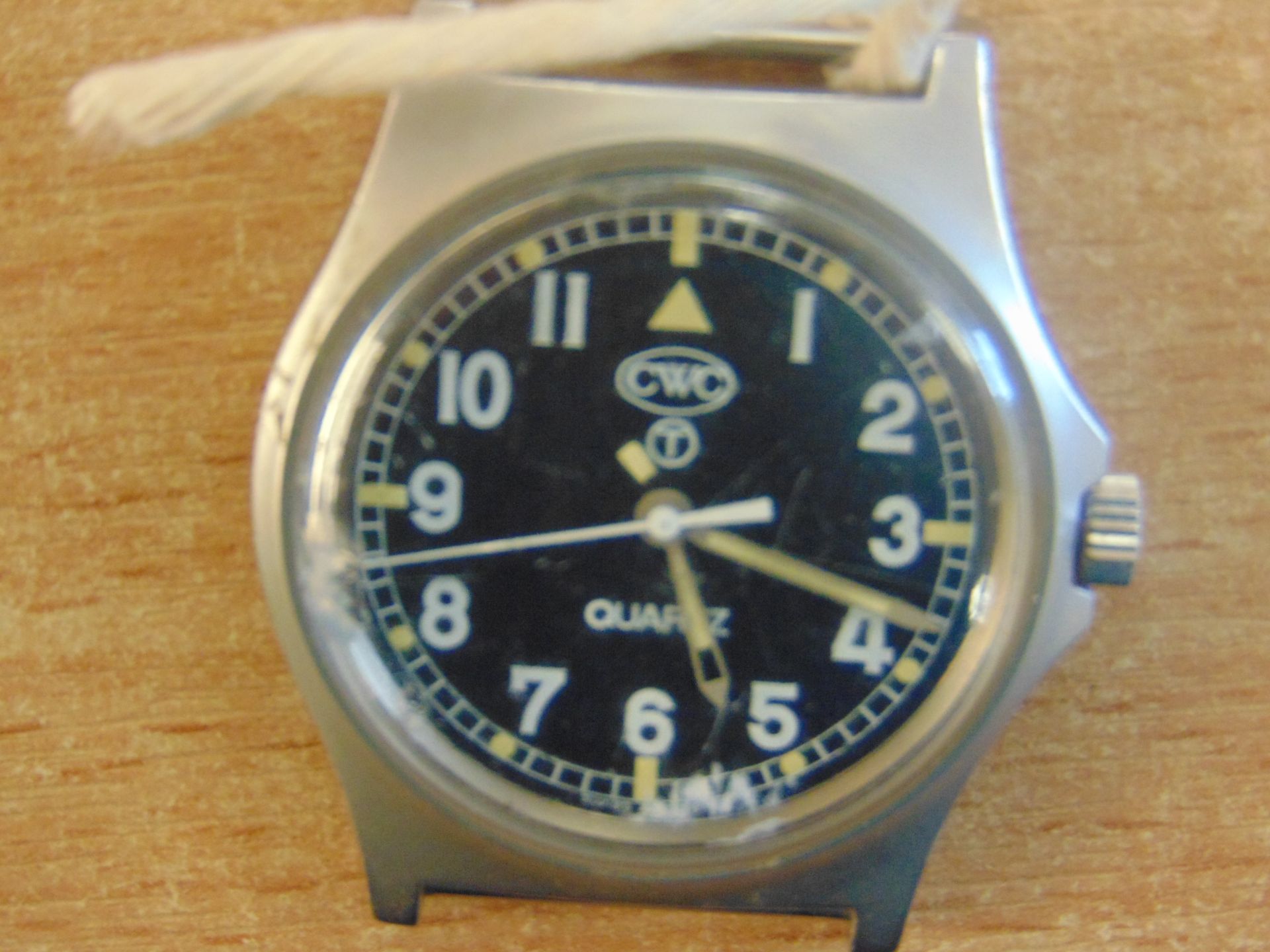 CWC W10 BRITISH ARMY SERVICE WATCH NATO MARKS DATE 2005 WATER RESISTANT TO 5 ATM GLASS CHIPPED - Bild 2 aus 6