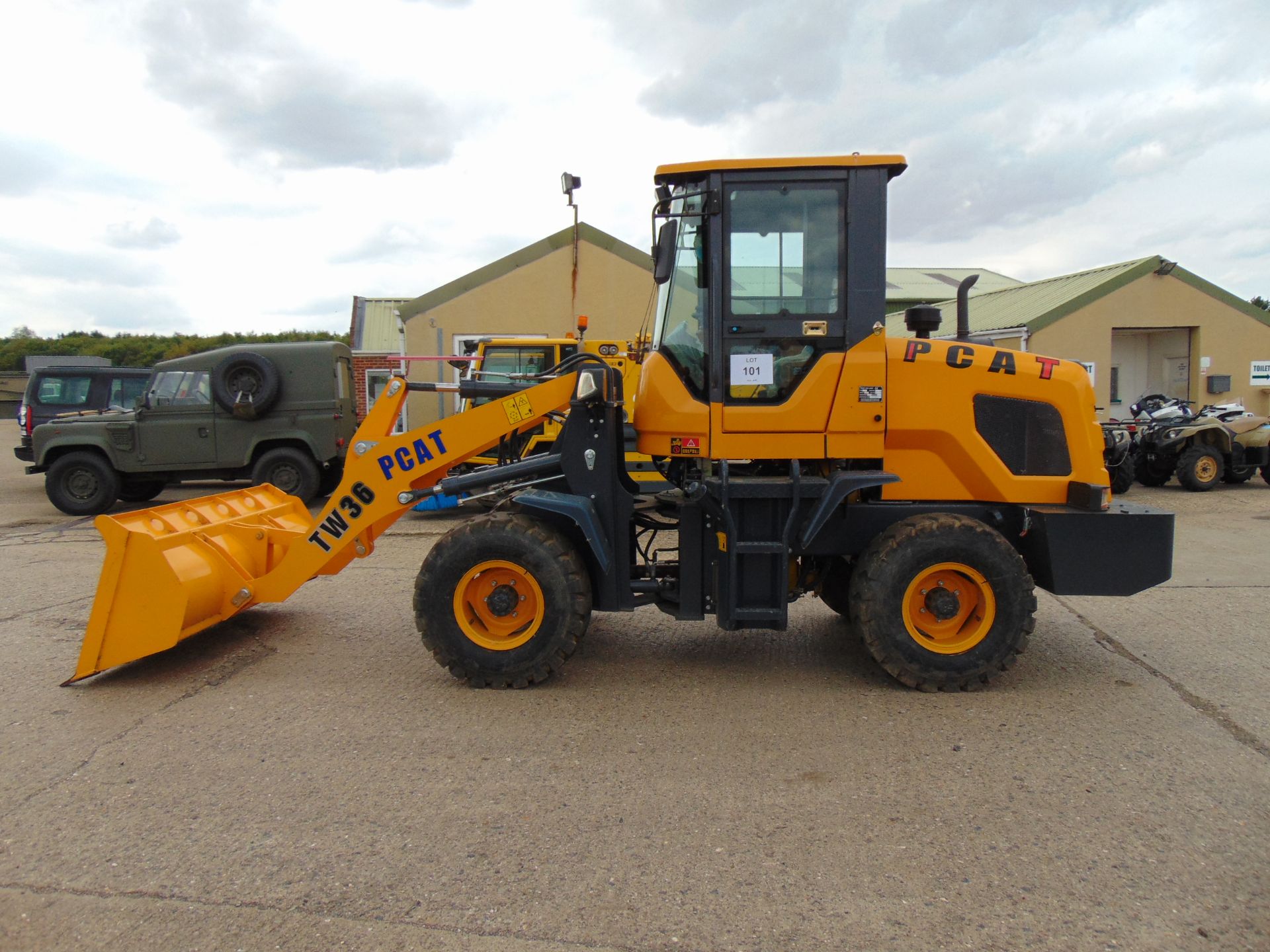 You are bidding for a New and Unused TW 36 4x4 Diesel Artic Wheel Loader - Bild 12 aus 26