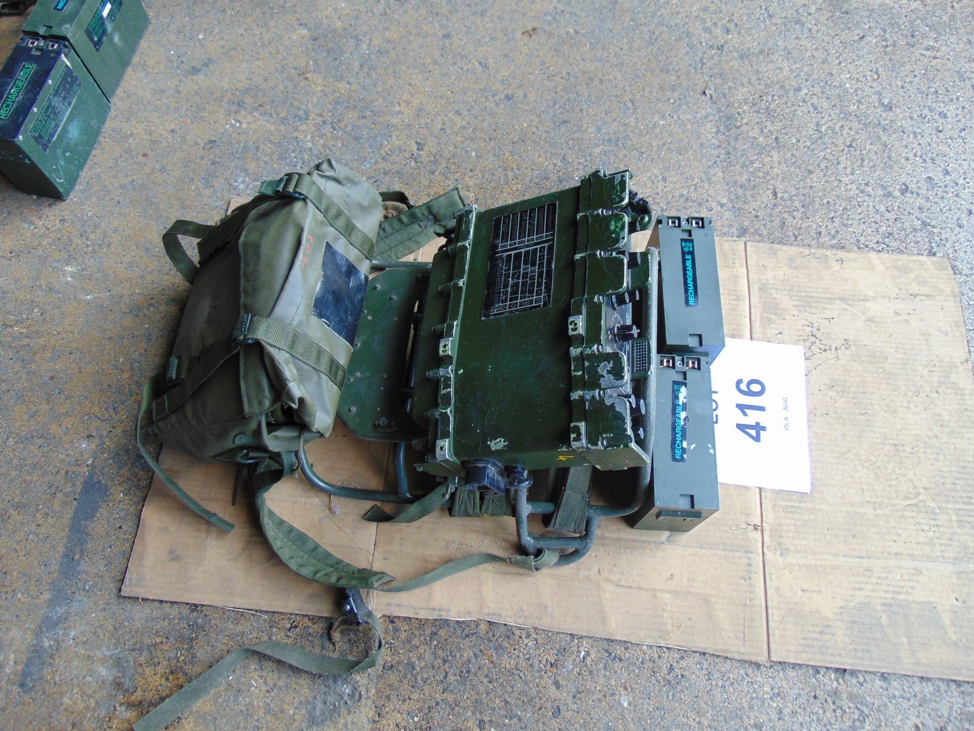 Clansman RT 320 HF Transmitter Receiver c/w 2 spare batteries and kit - Bild 2 aus 5