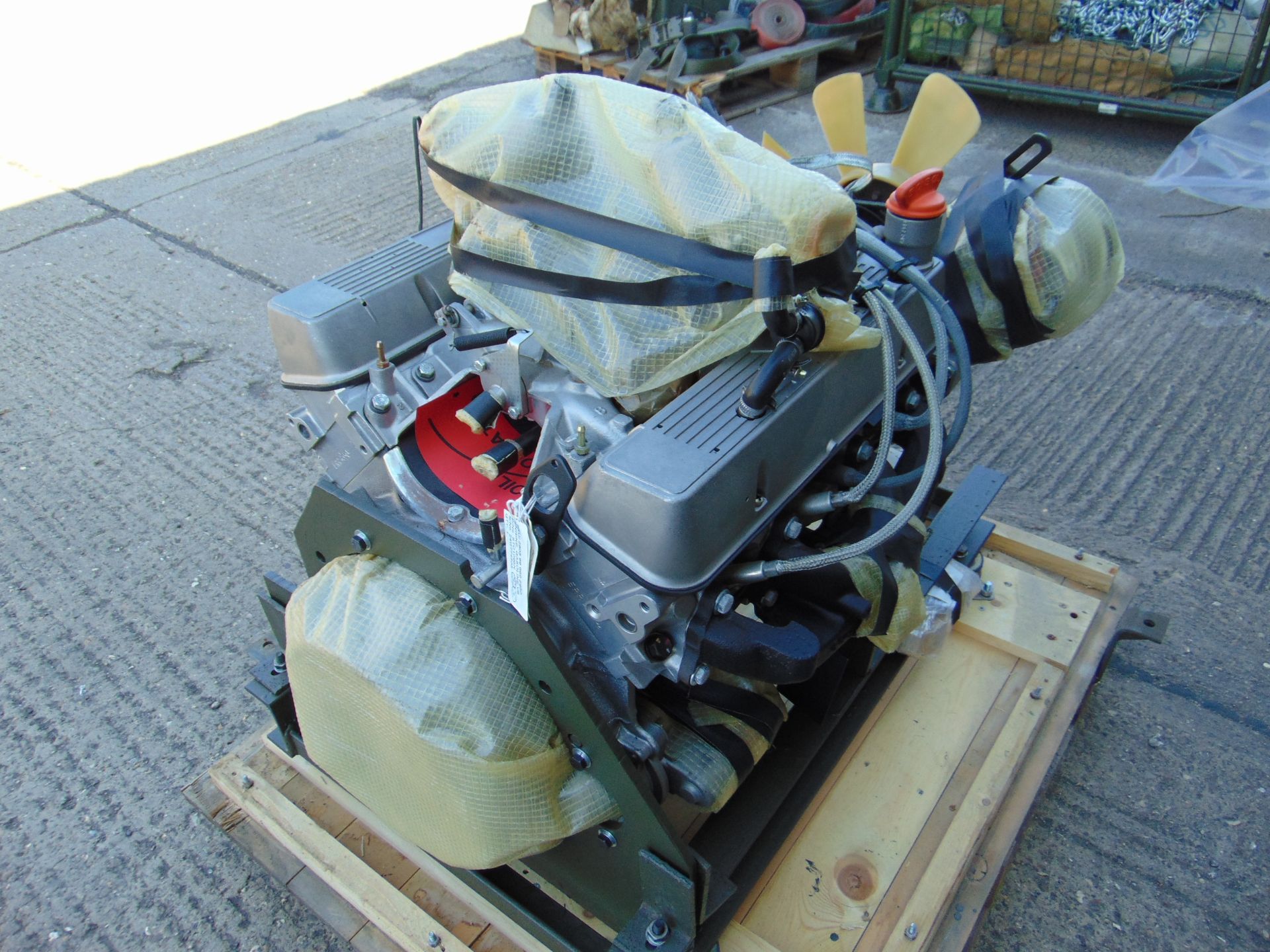 Fully Reconditioned Land Rover V8 Engine c/w all Accessories, as shown in Crate etc - Image 6 of 21