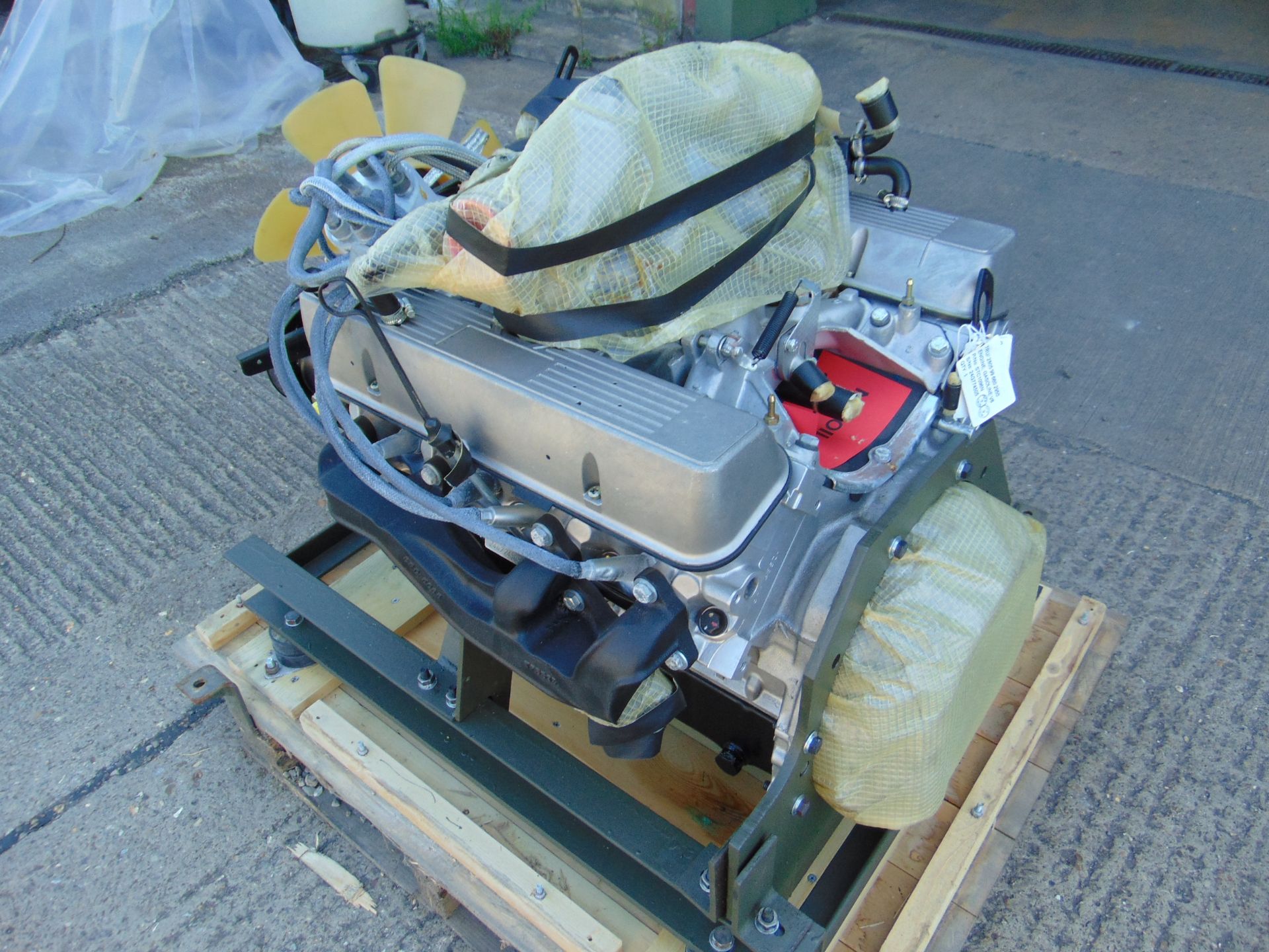 Fully Reconditioned Land Rover V8 Engine c/w all Accessories, as shown in Crate etc - Image 8 of 21