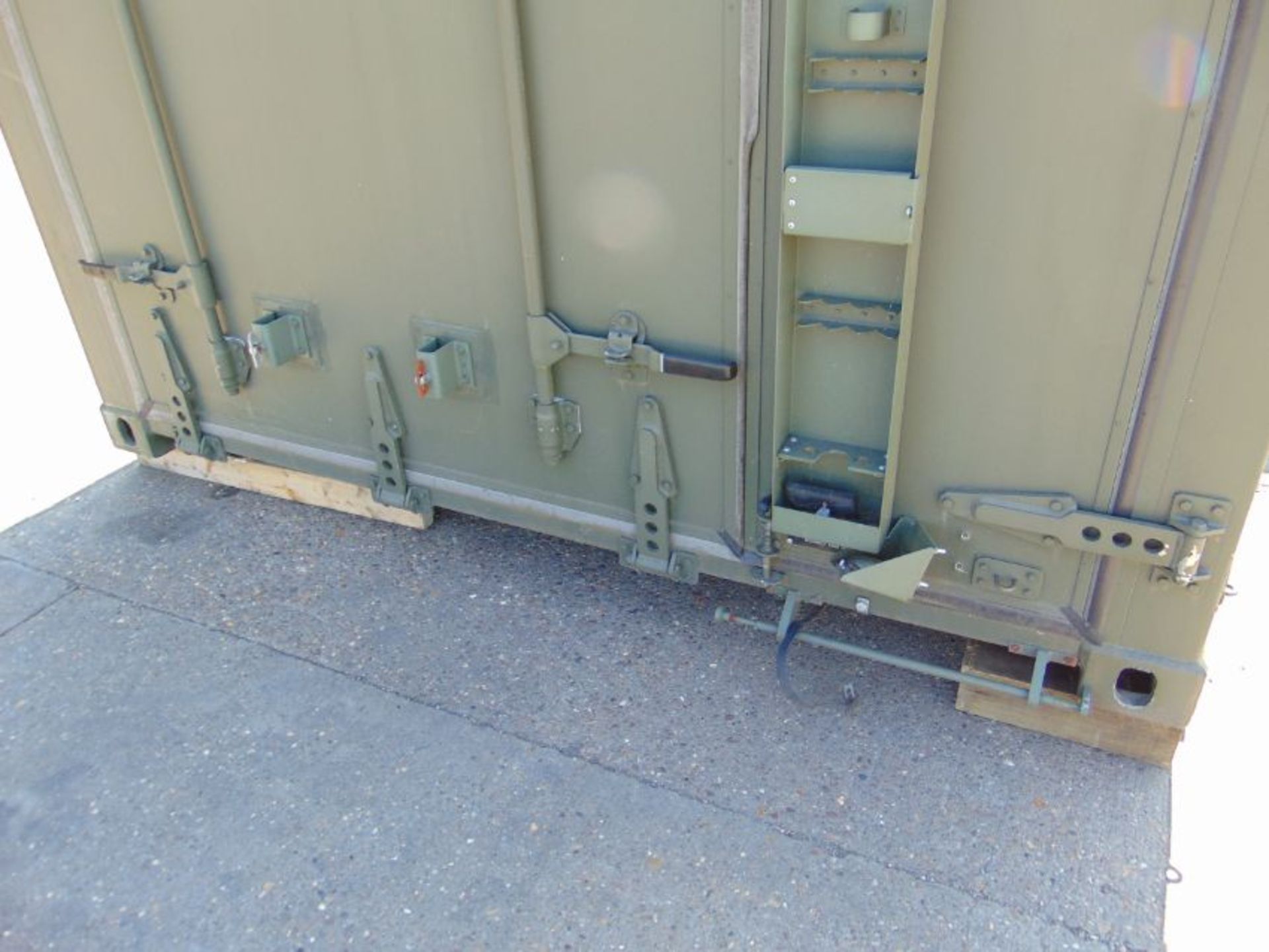 Rapidly Deployable Containerised Insys Ltd Integrated Biological Detection/Decontamination System - Bild 11 aus 33