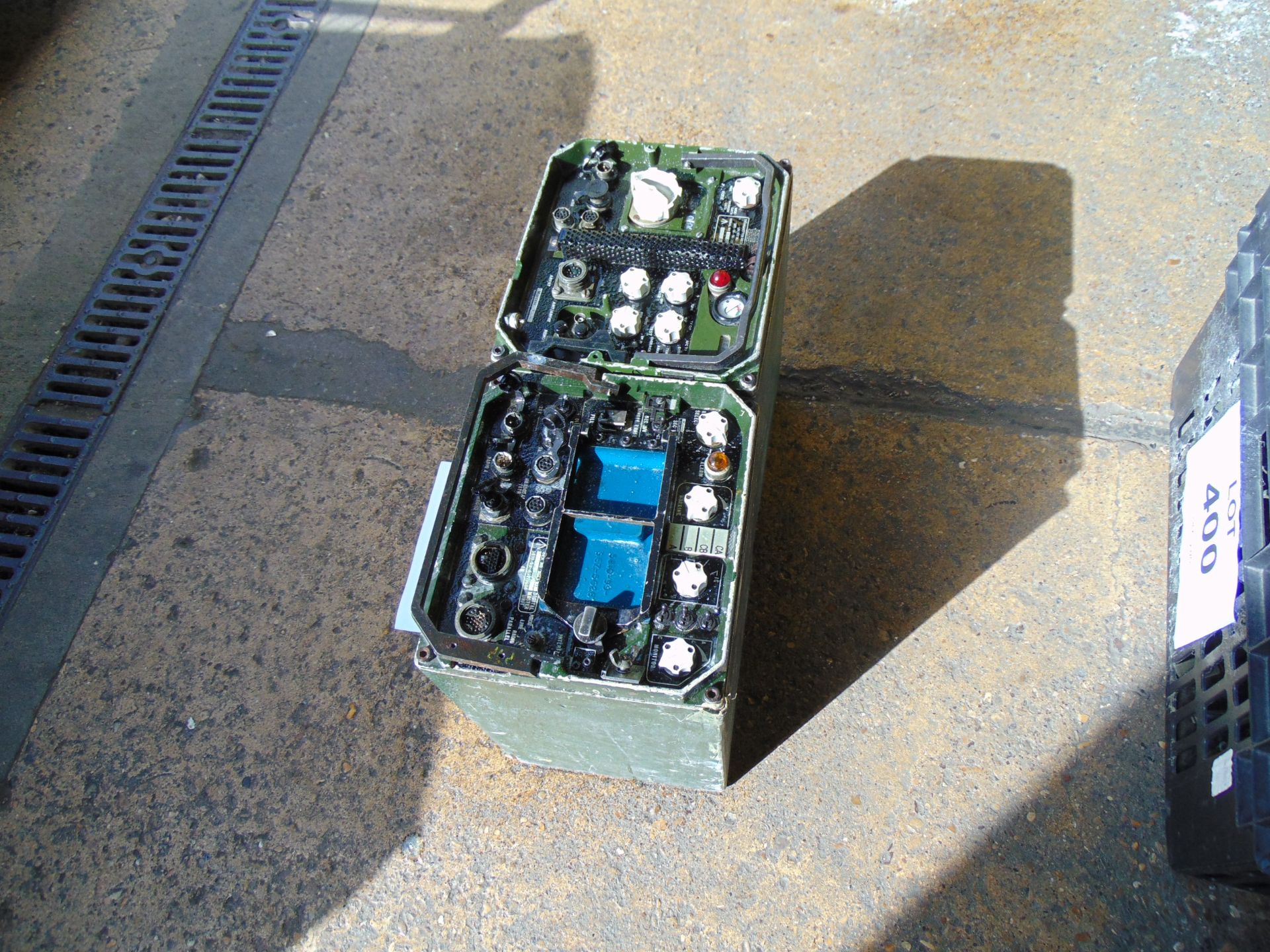 1 x Clansman RT353 VHF Transmitter Receiver and 1 x Clansman digital master unit - Image 3 of 3
