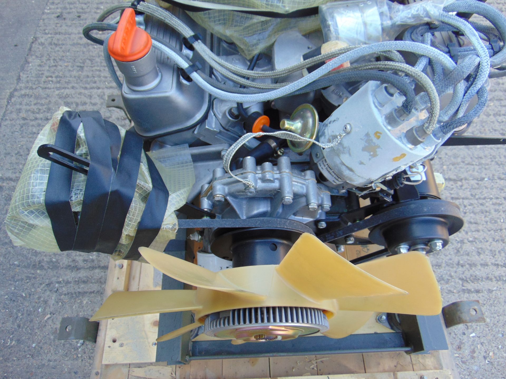 Fully Reconditioned Land Rover V8 Engine c/w all Accessories, as shown in Crate etc - Image 11 of 21