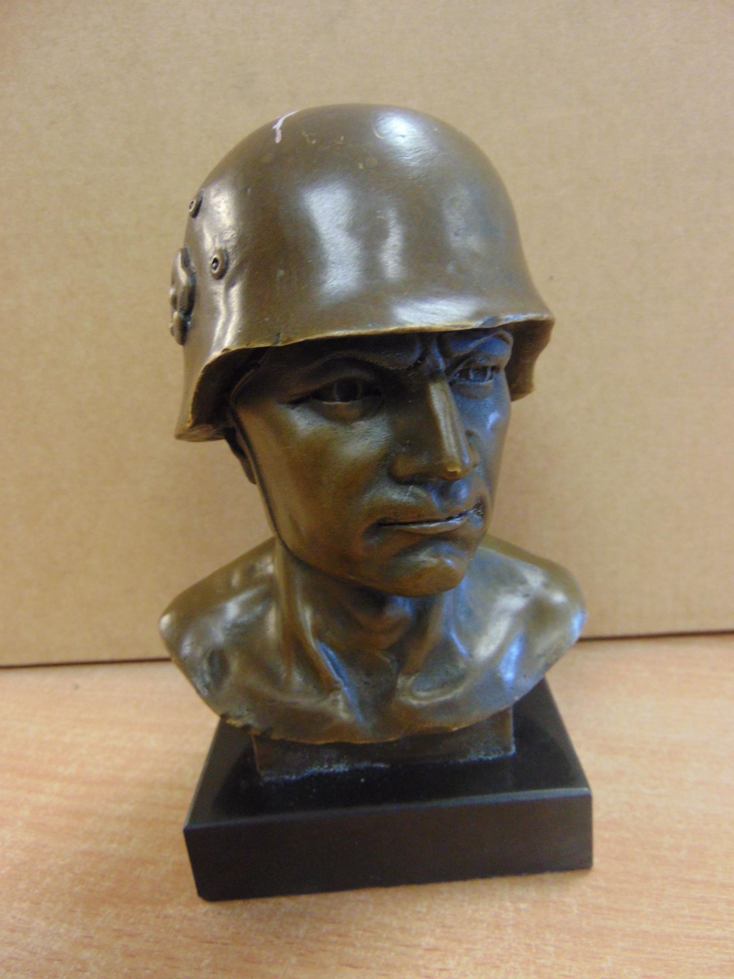 VERY NICE CAST BRONZE HEAD OF SOLDIER- MARKED FISHER- 15CMS X 8 CMS X 6 CMS - Image 2 of 6