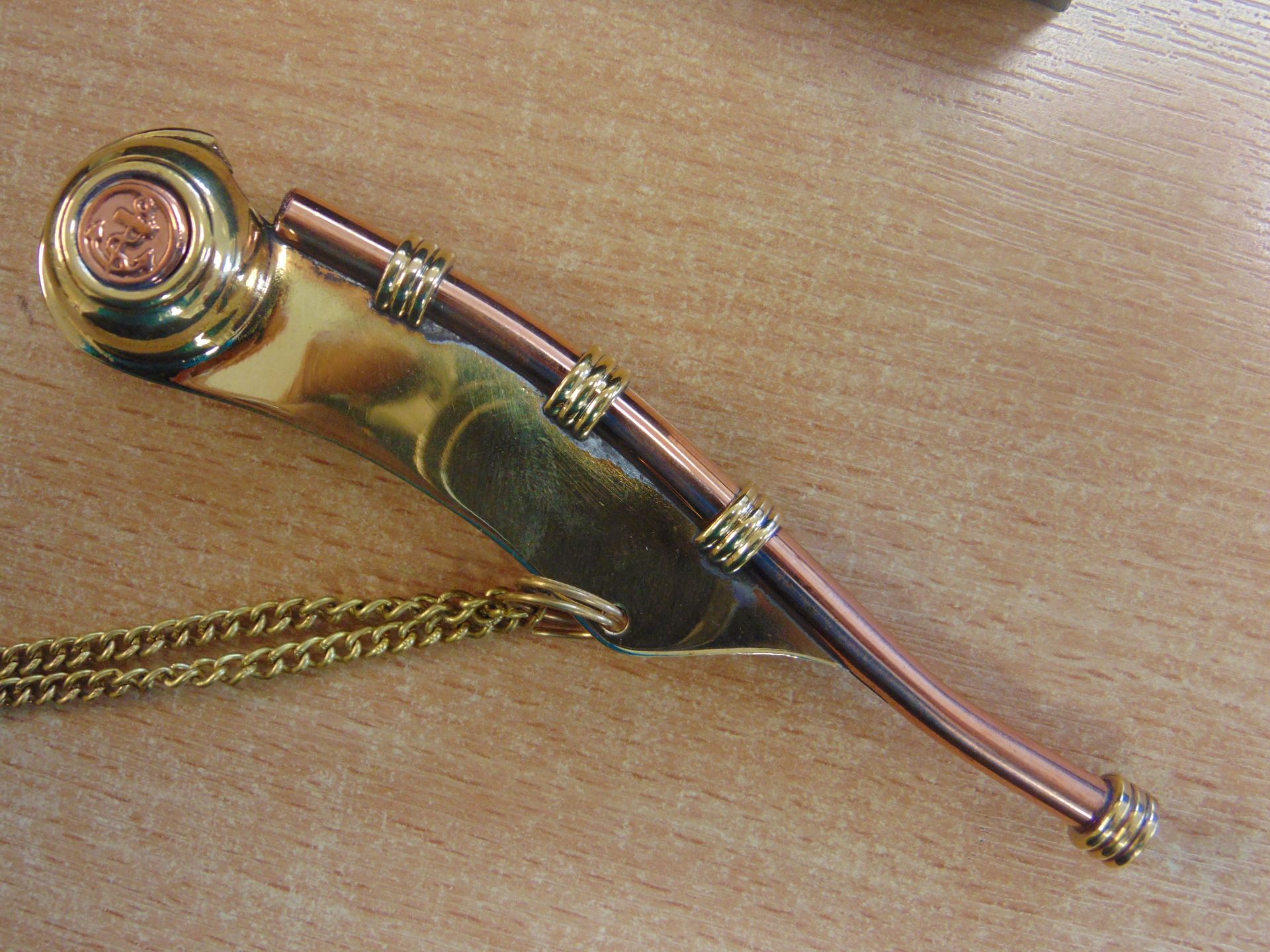 BRASS & COPPER BOSUNS WHISTLE WITH CHAIN NEW UNISSUED - Image 4 of 7