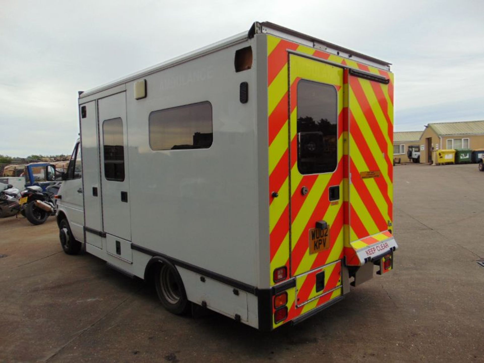 Recent Released by Atomic Weapons Establishment a 2002 Mercedes 418 CDi Ambulance ONLY 32,825 Miles! - Image 8 of 34