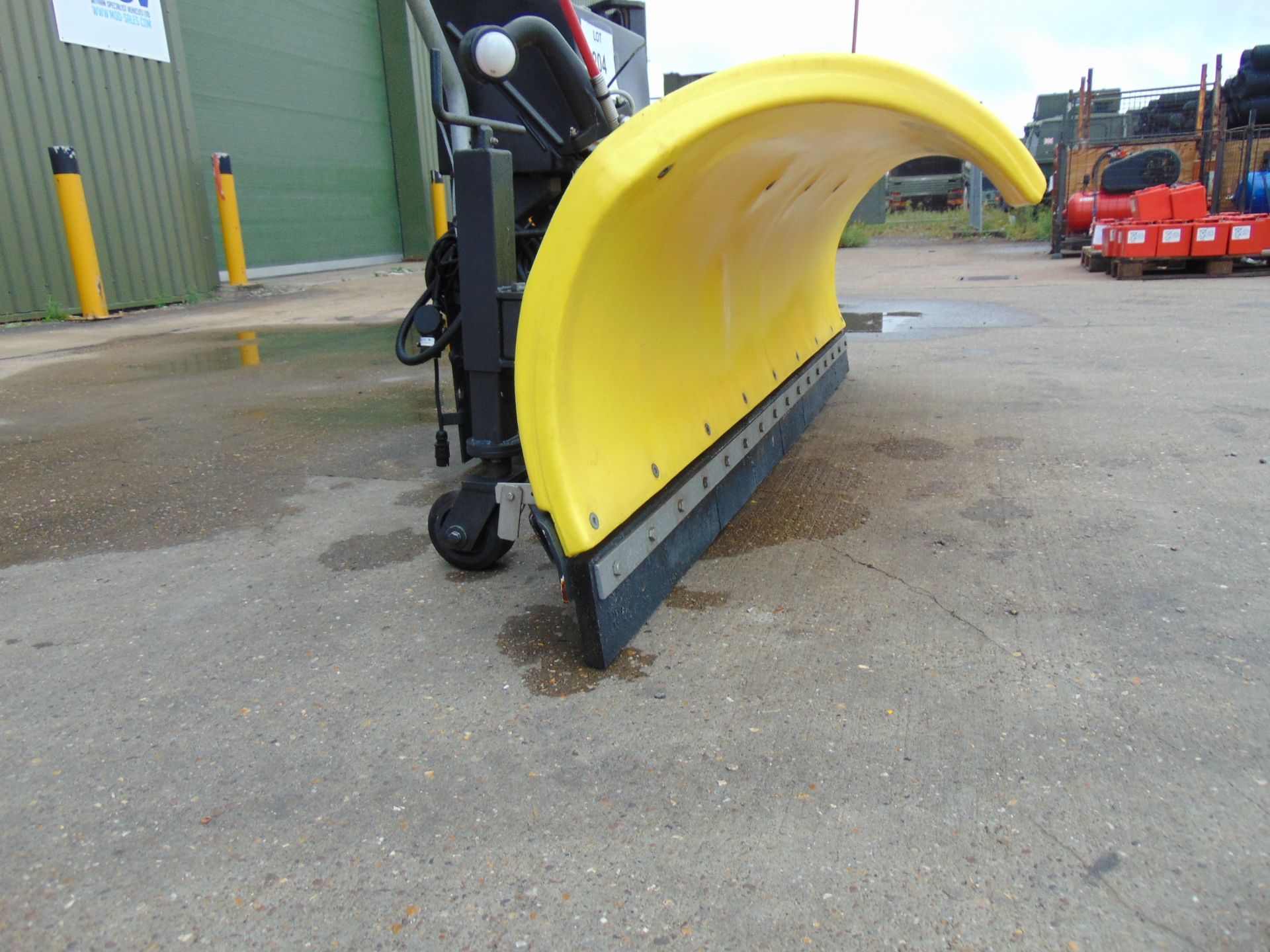 Schmidt SNK 24.1 2.4 M snow blade suitable for Land Rovers etc - Image 4 of 15