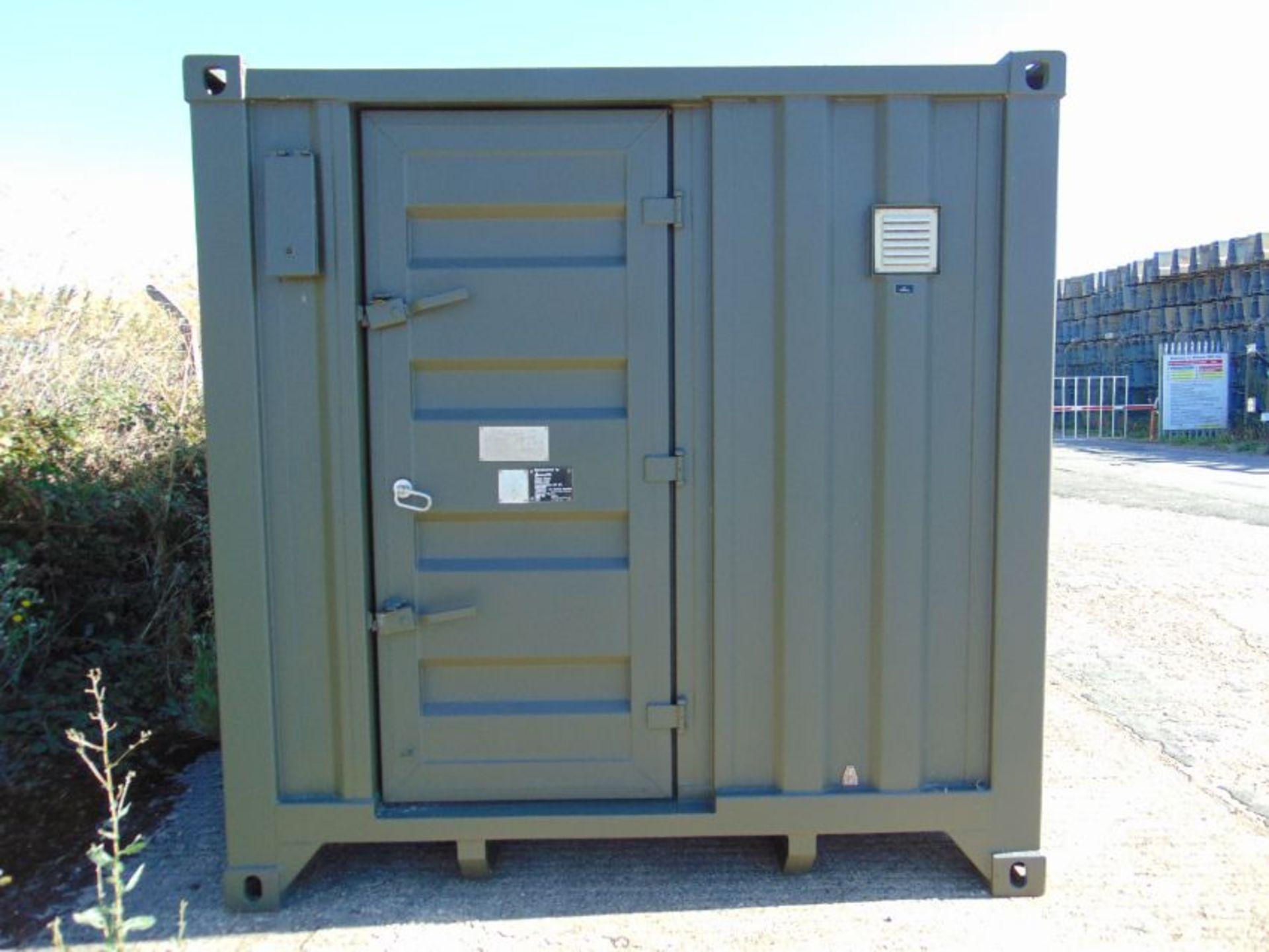 Demountable Front Line Ablution Unit in 20ft Container with hook loader, Twist Locks Etc - Image 2 of 26