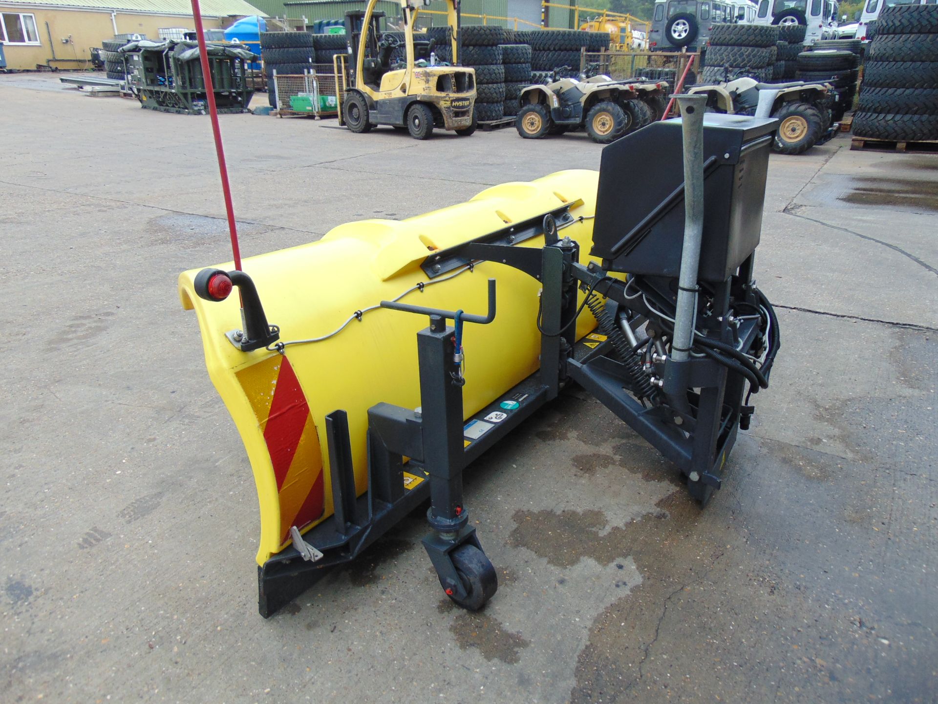 Schmidt SNK 24.1 2.4 M snow blade suitable for Land Rovers etc - Image 9 of 15