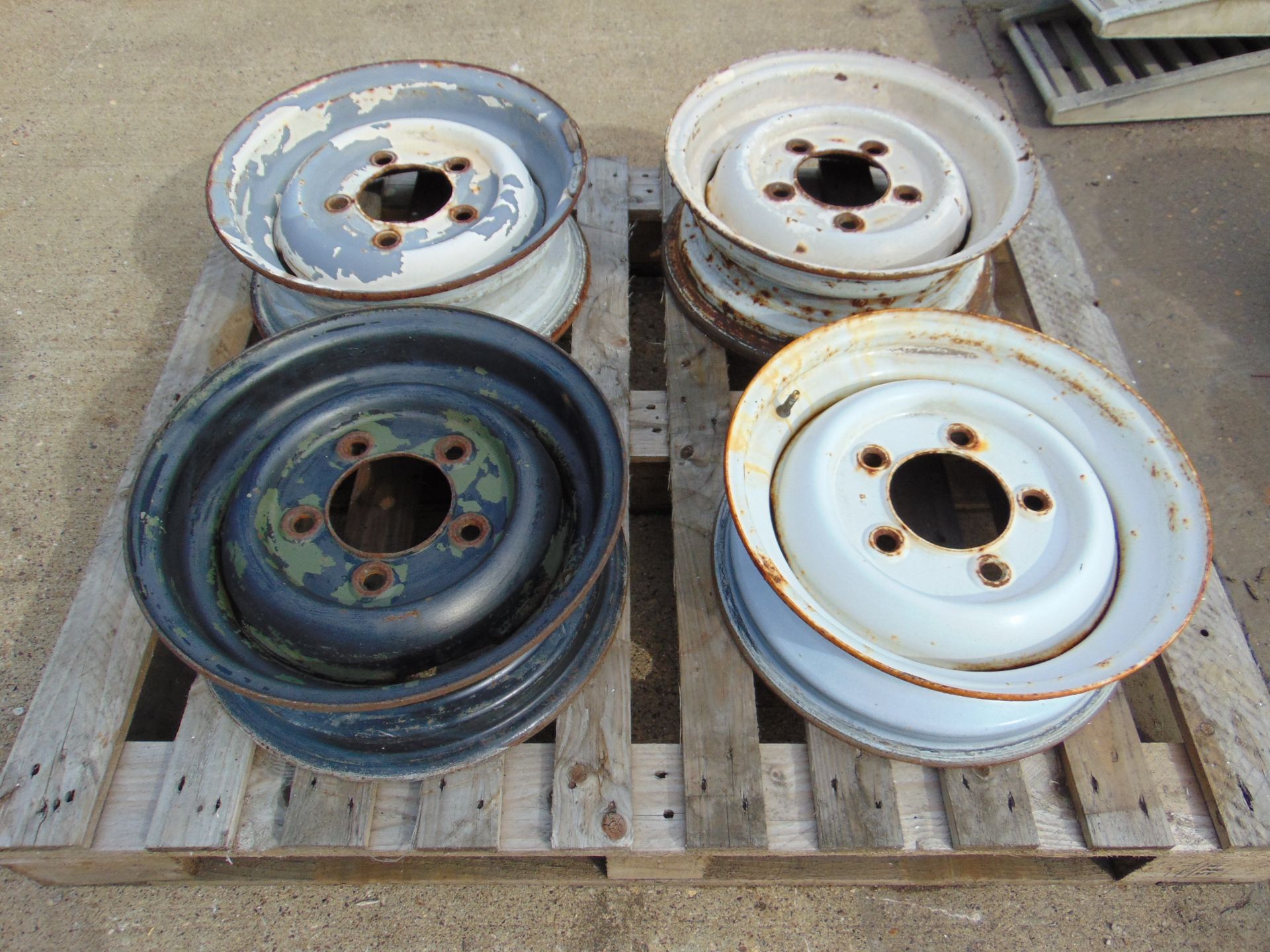 Heavy duty ANR4636 Land Rover rims x 4