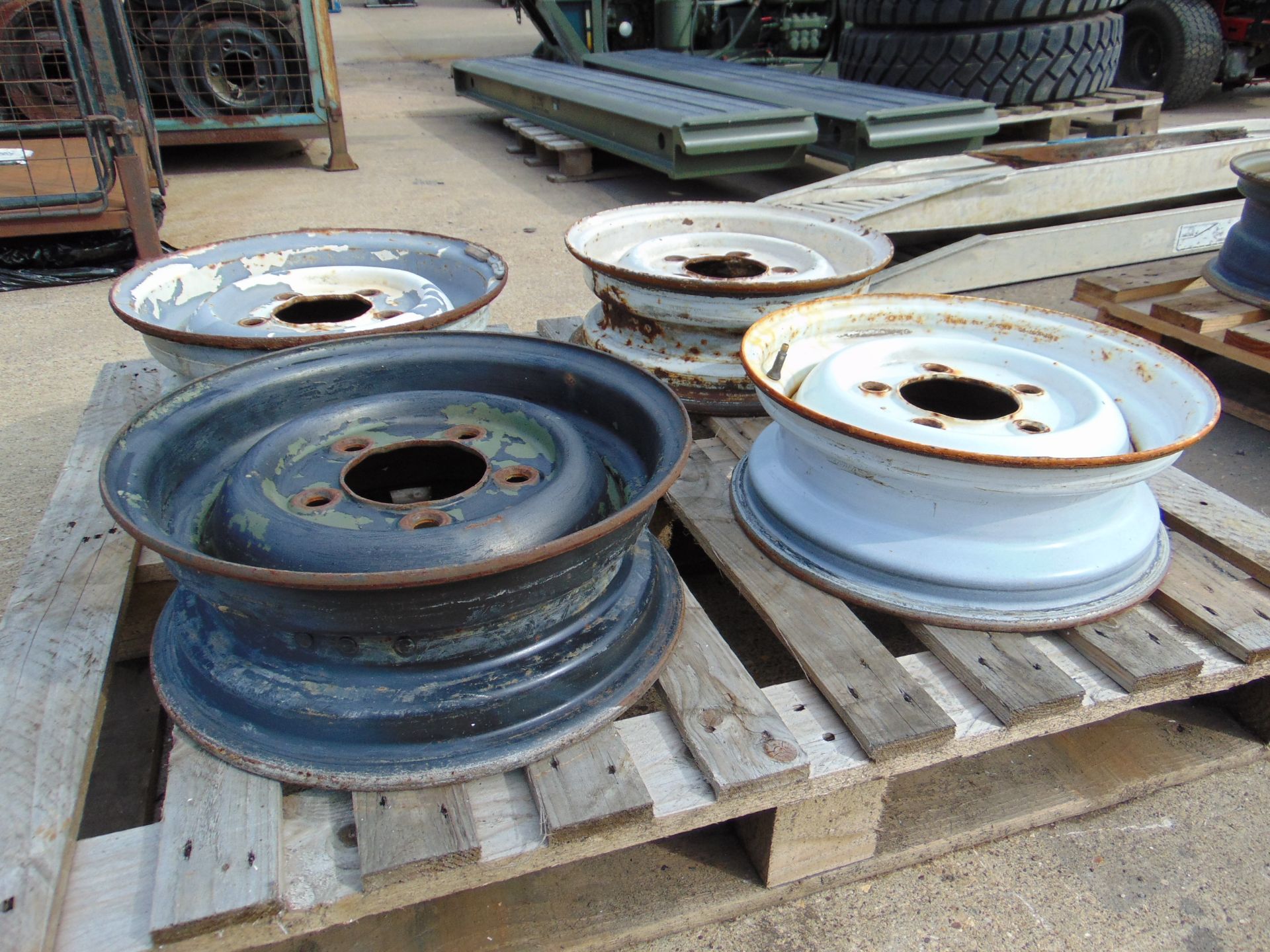 Heavy duty ANR4636 Land Rover rims x 4 - Image 2 of 4