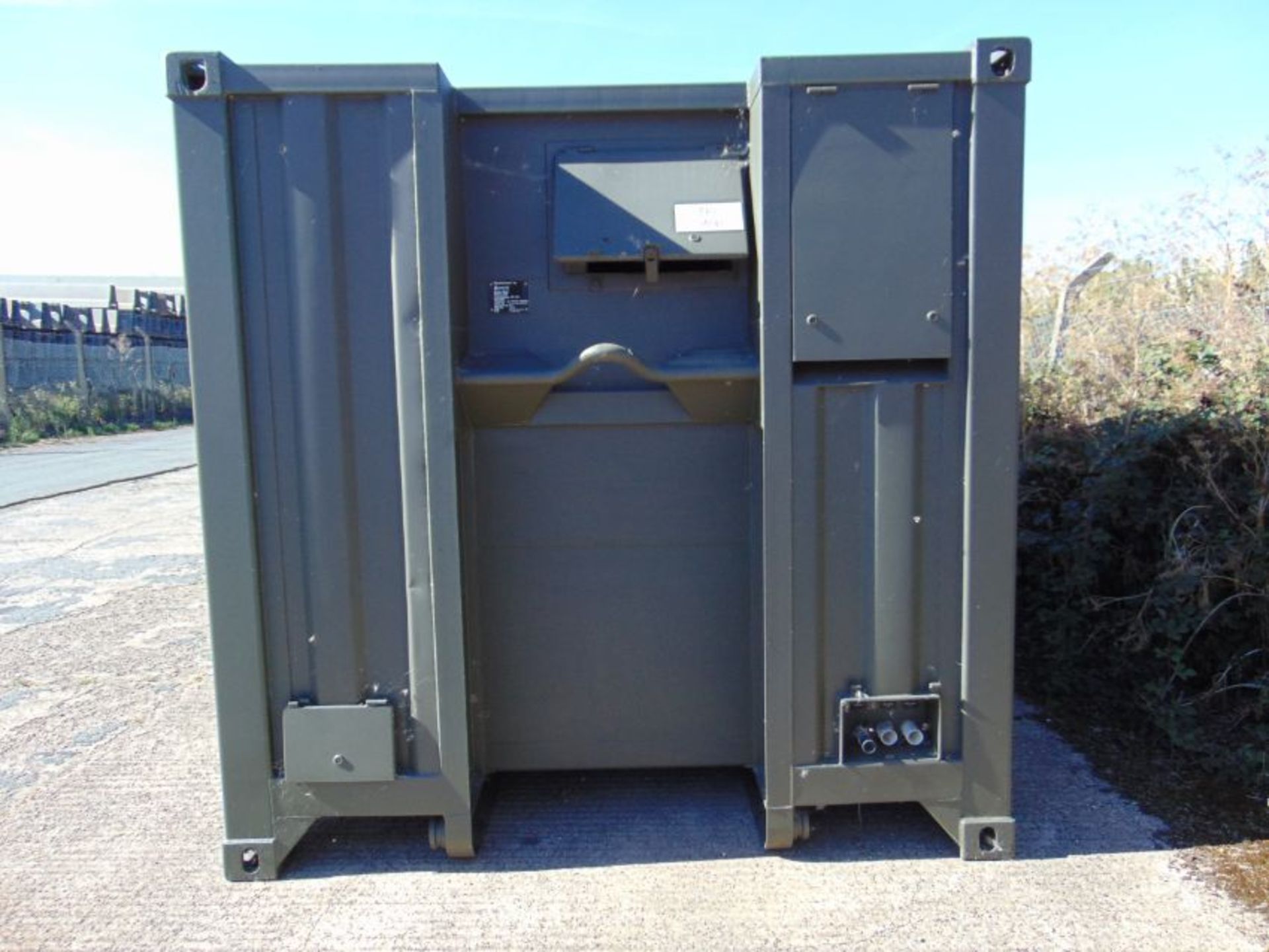 Demountable Front Line Ablution Unit in 20ft Container with hook loader, Twist Locks Etc - Image 5 of 26