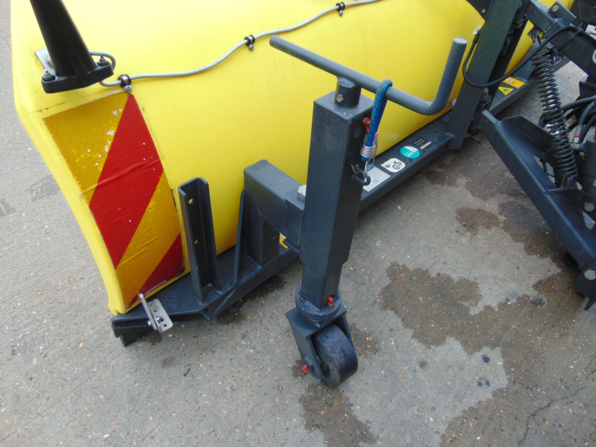 Schmidt SNK 24.1 2.4 M snow blade suitable for Land Rovers etc - Image 10 of 15